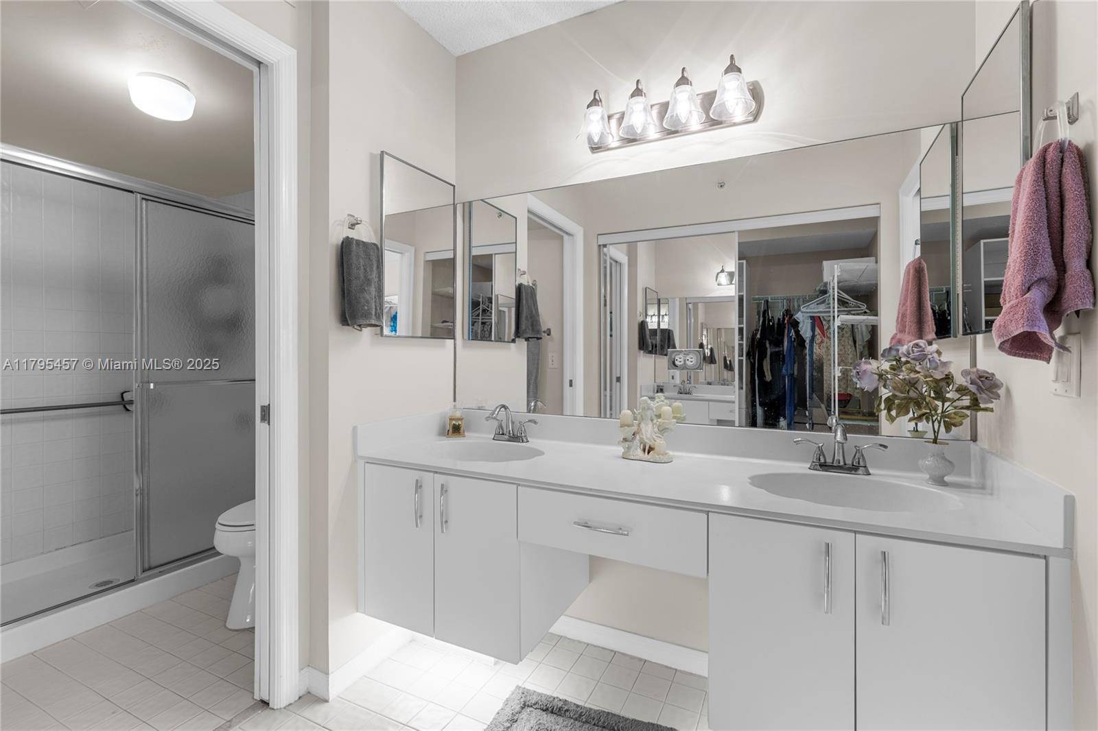 SUNRISE LAKES 200 CONDO - Residential