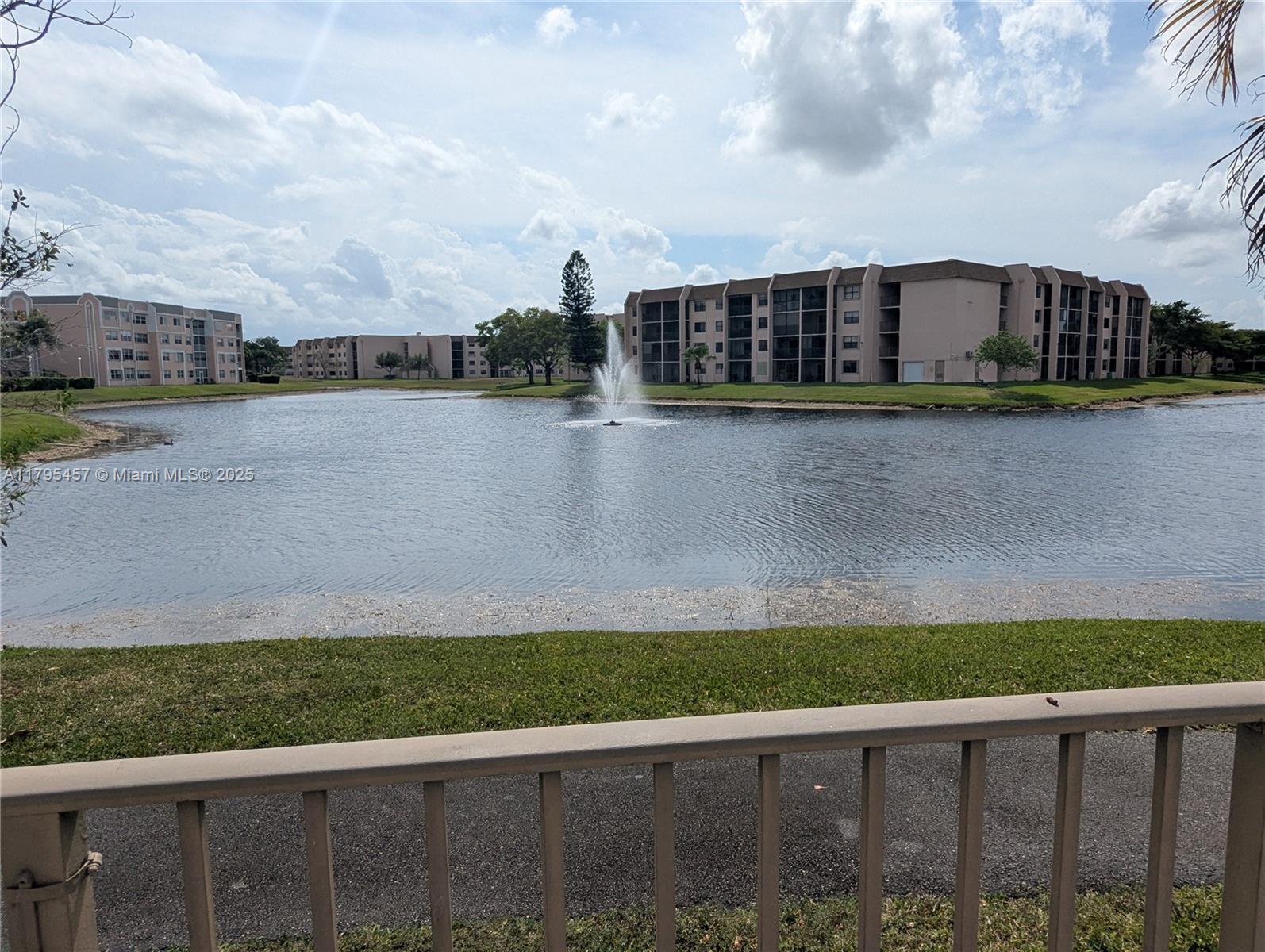 SUNRISE LAKES 200 CONDO - Residential