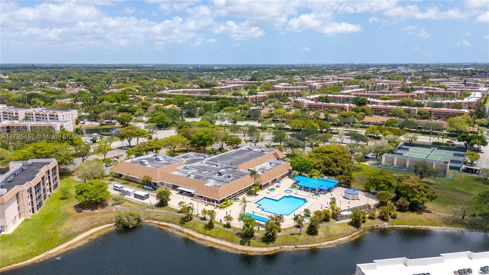 SUNRISE LAKES 200 CONDO - Residential