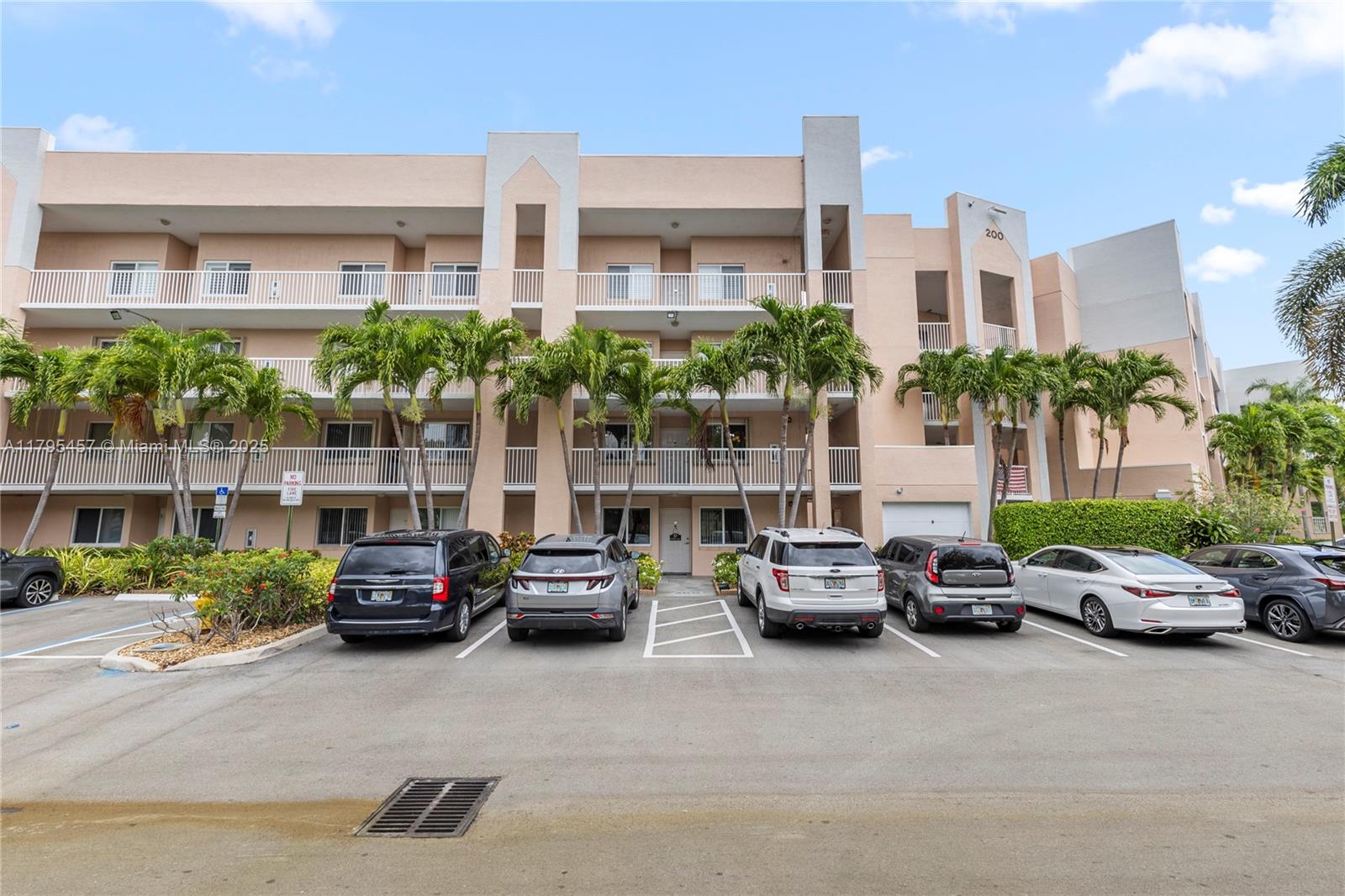 SUNRISE LAKES 200 CONDO - Residential