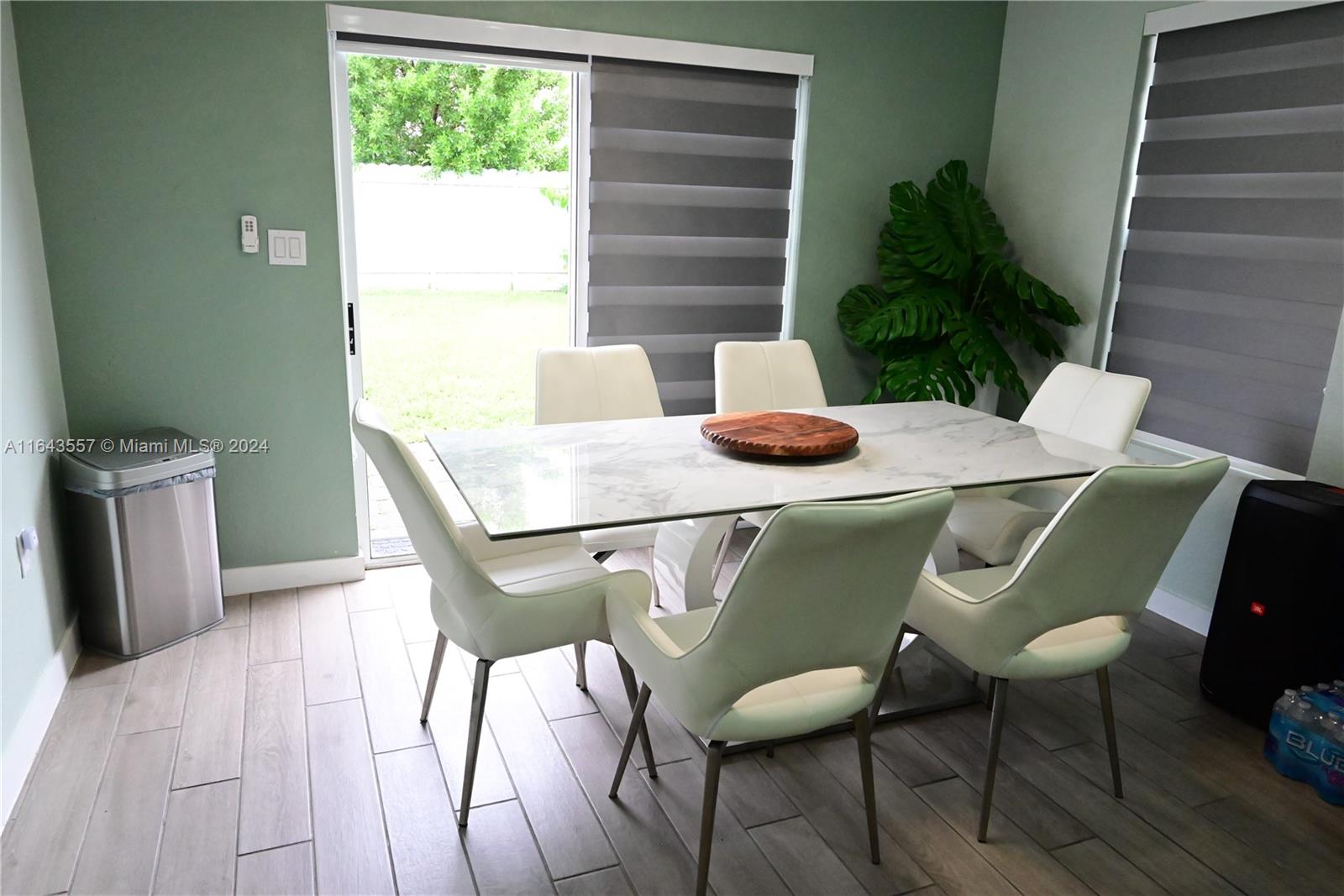 ROYAL HOMES WEST - Residential