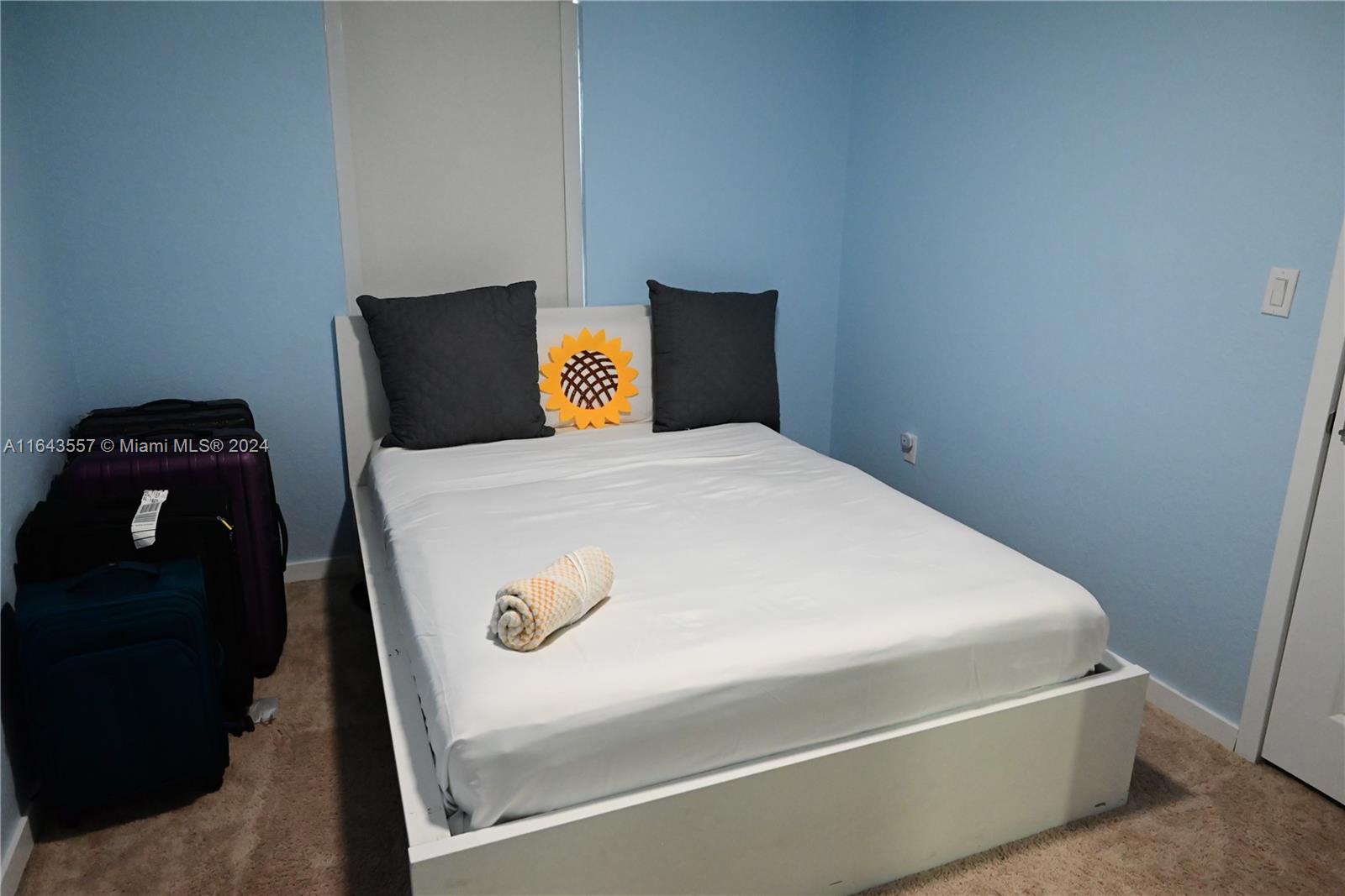 ROYAL HOMES WEST - Residential