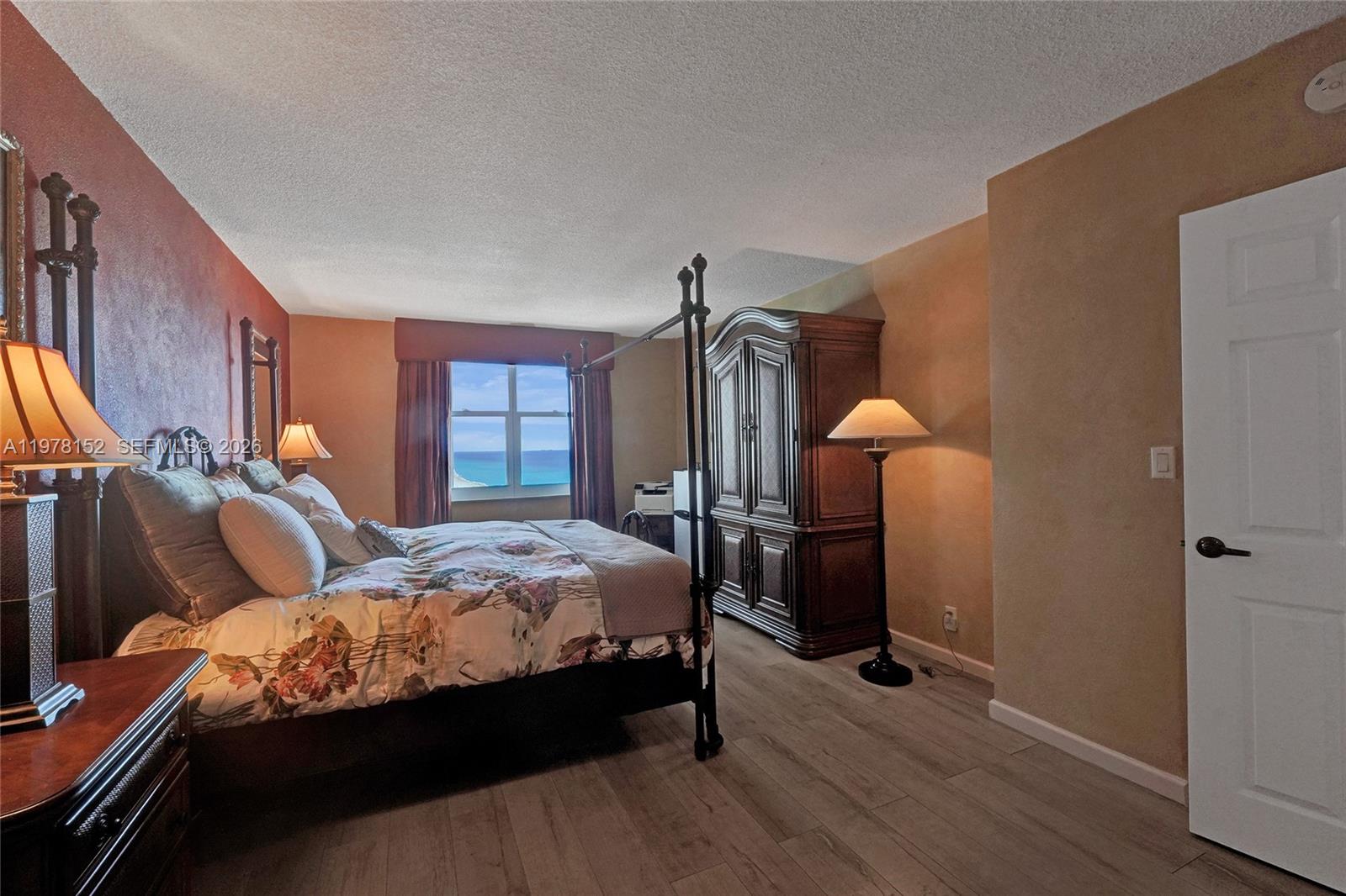 WAVE CONDO - Residential Lease