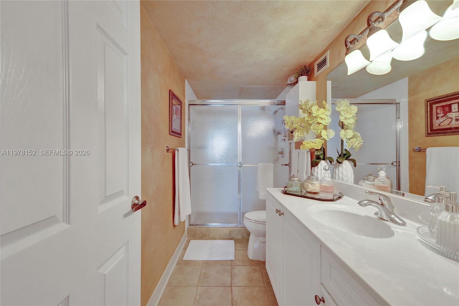 WAVE CONDO - Residential Lease