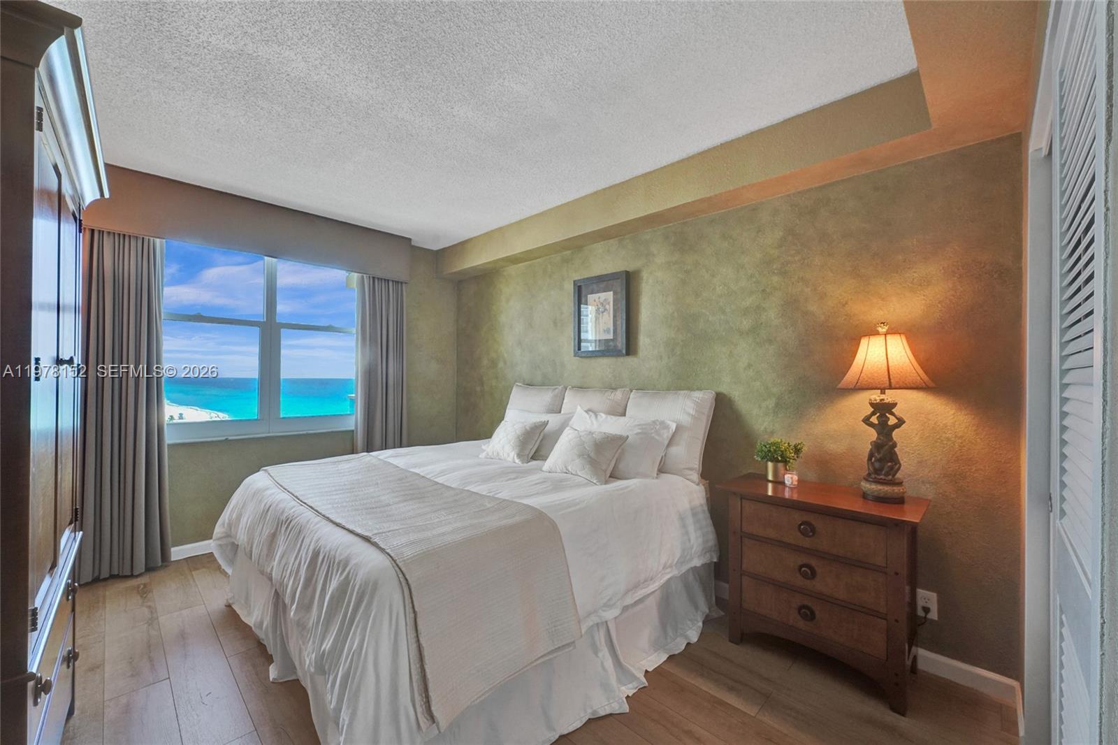 WAVE CONDO - Residential Lease