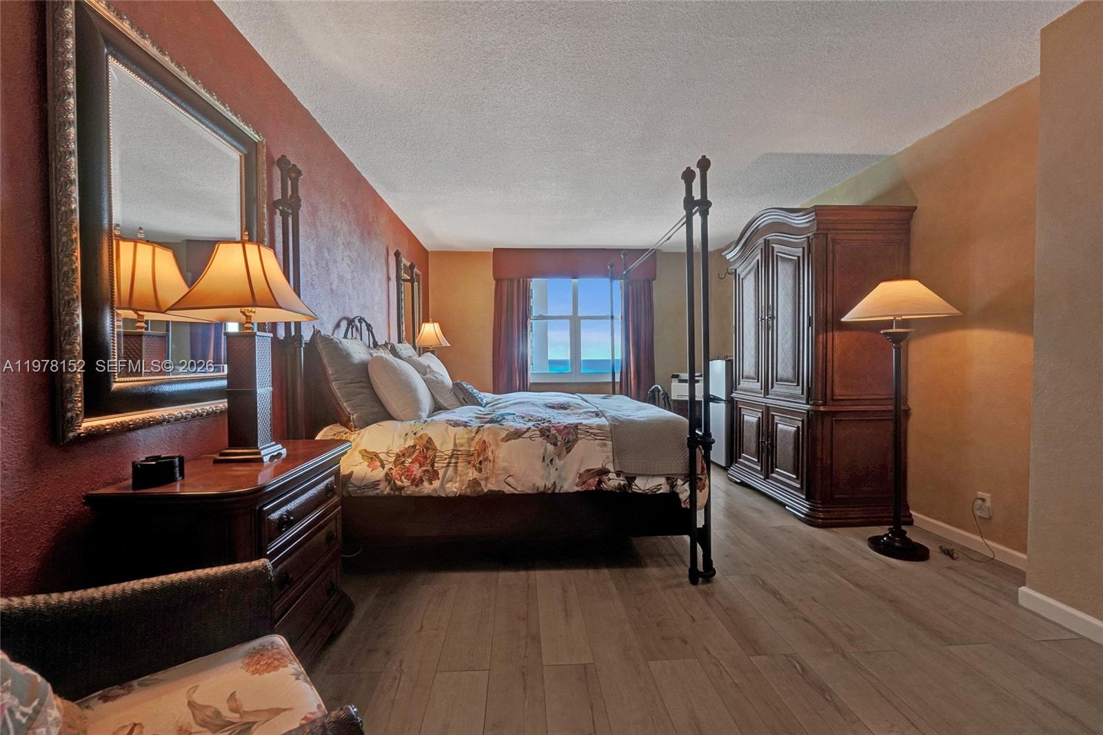 WAVE CONDO - Residential Lease