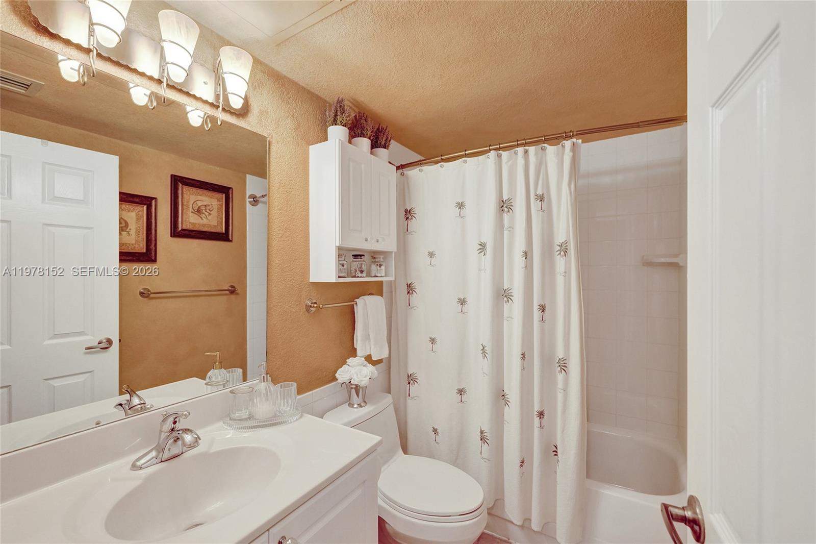 WAVE CONDO - Residential Lease