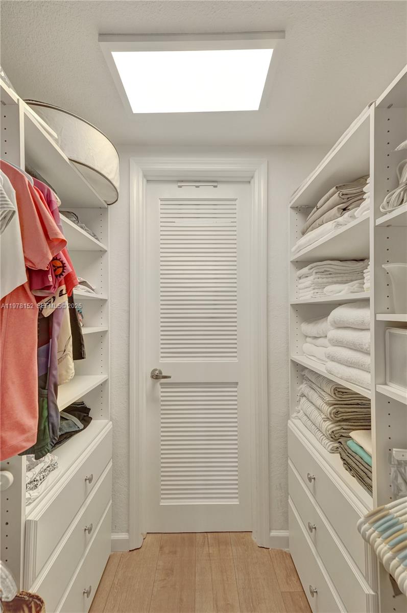 WAVE CONDO - Residential Lease