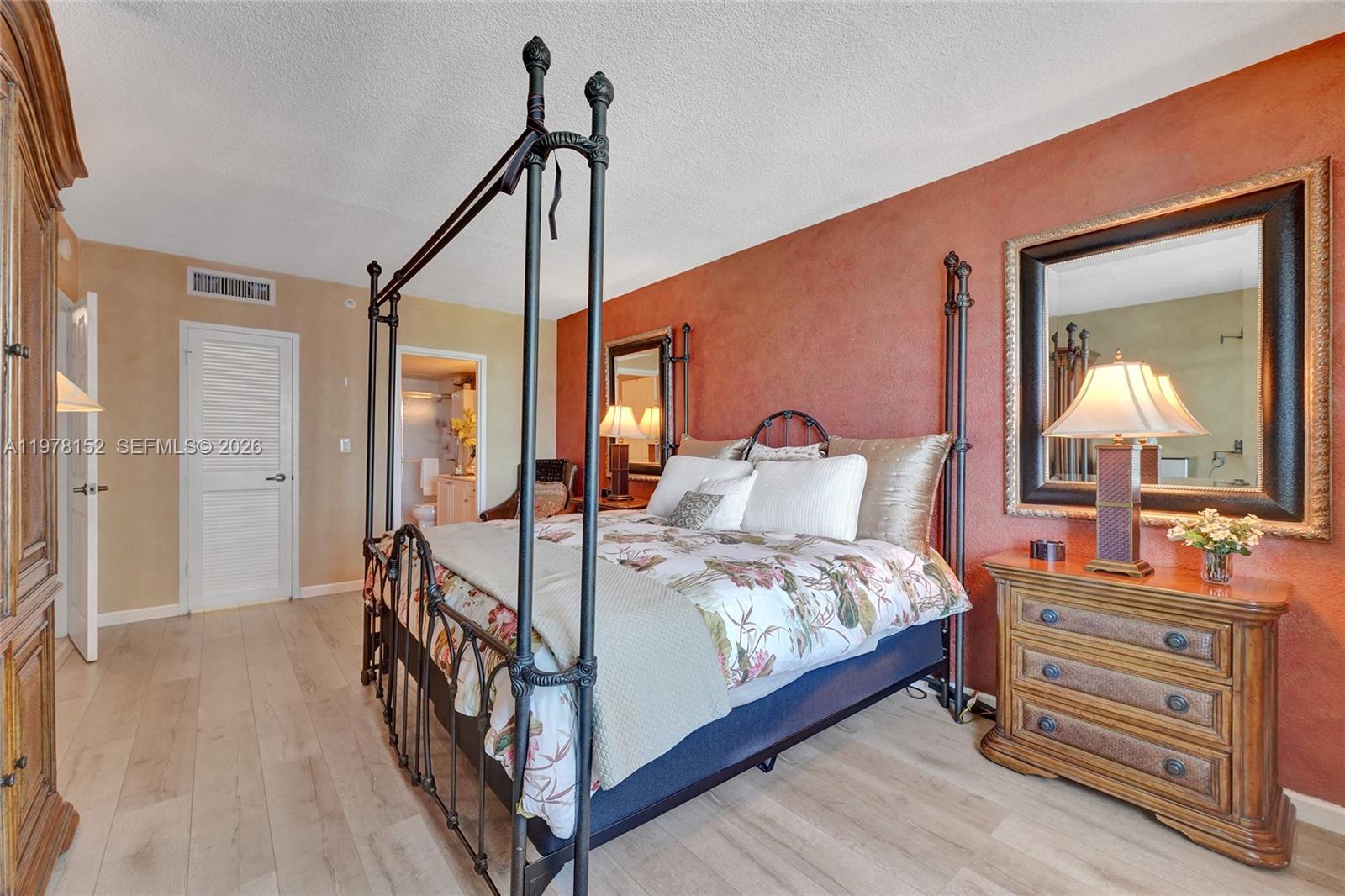 WAVE CONDO - Residential Lease