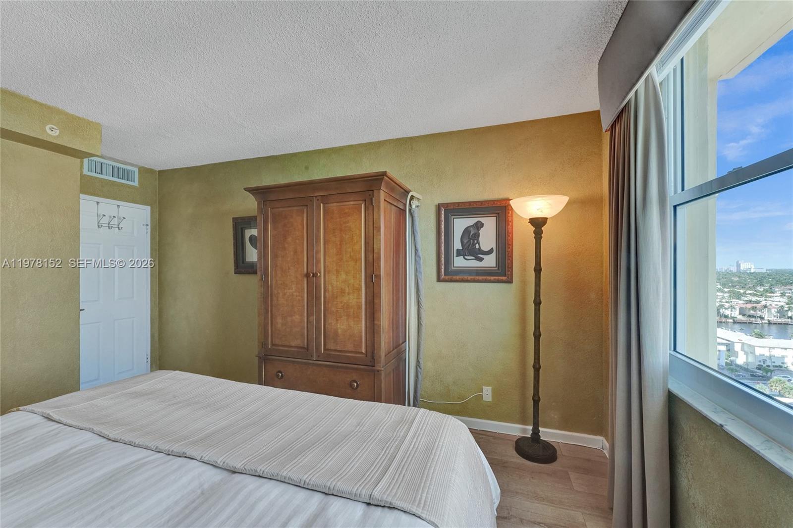 WAVE CONDO - Residential Lease