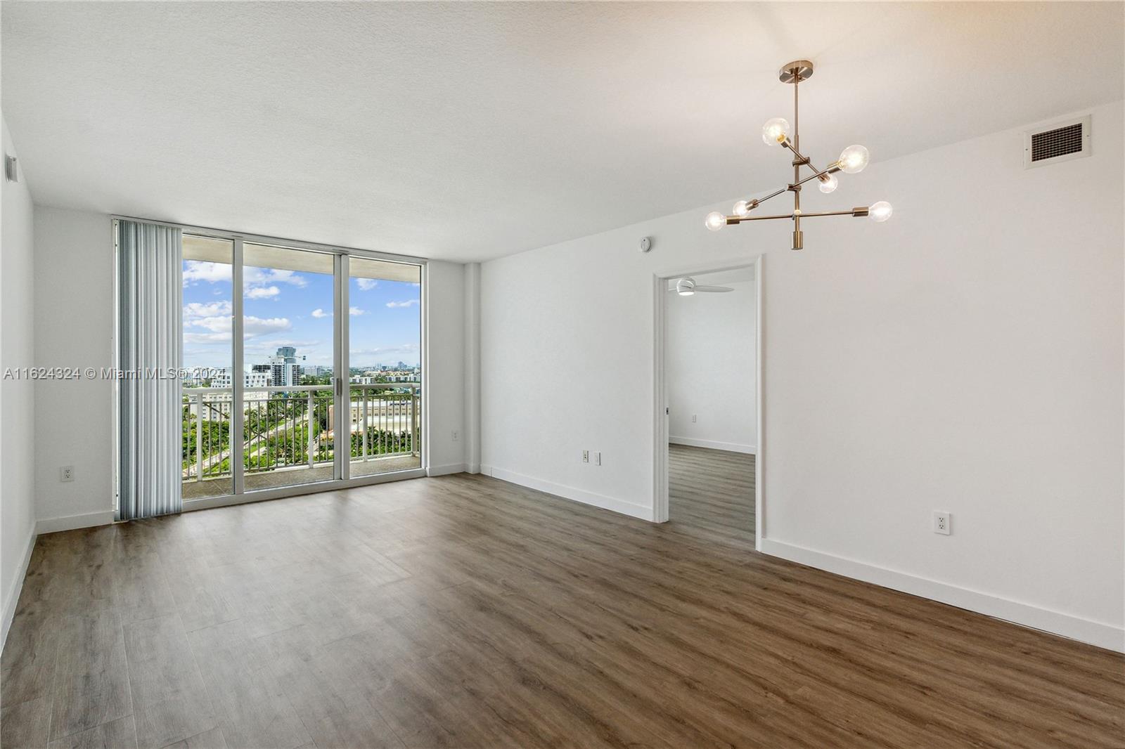 TURNBERRY ON THE GREEN CO - Residential Lease