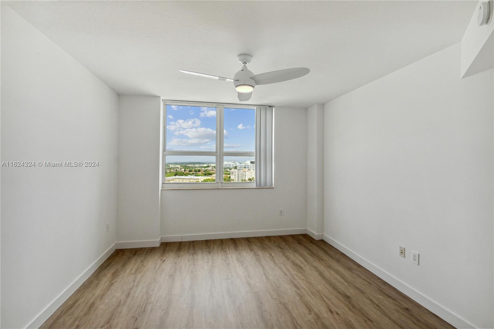 TURNBERRY ON THE GREEN CO - Residential Lease
