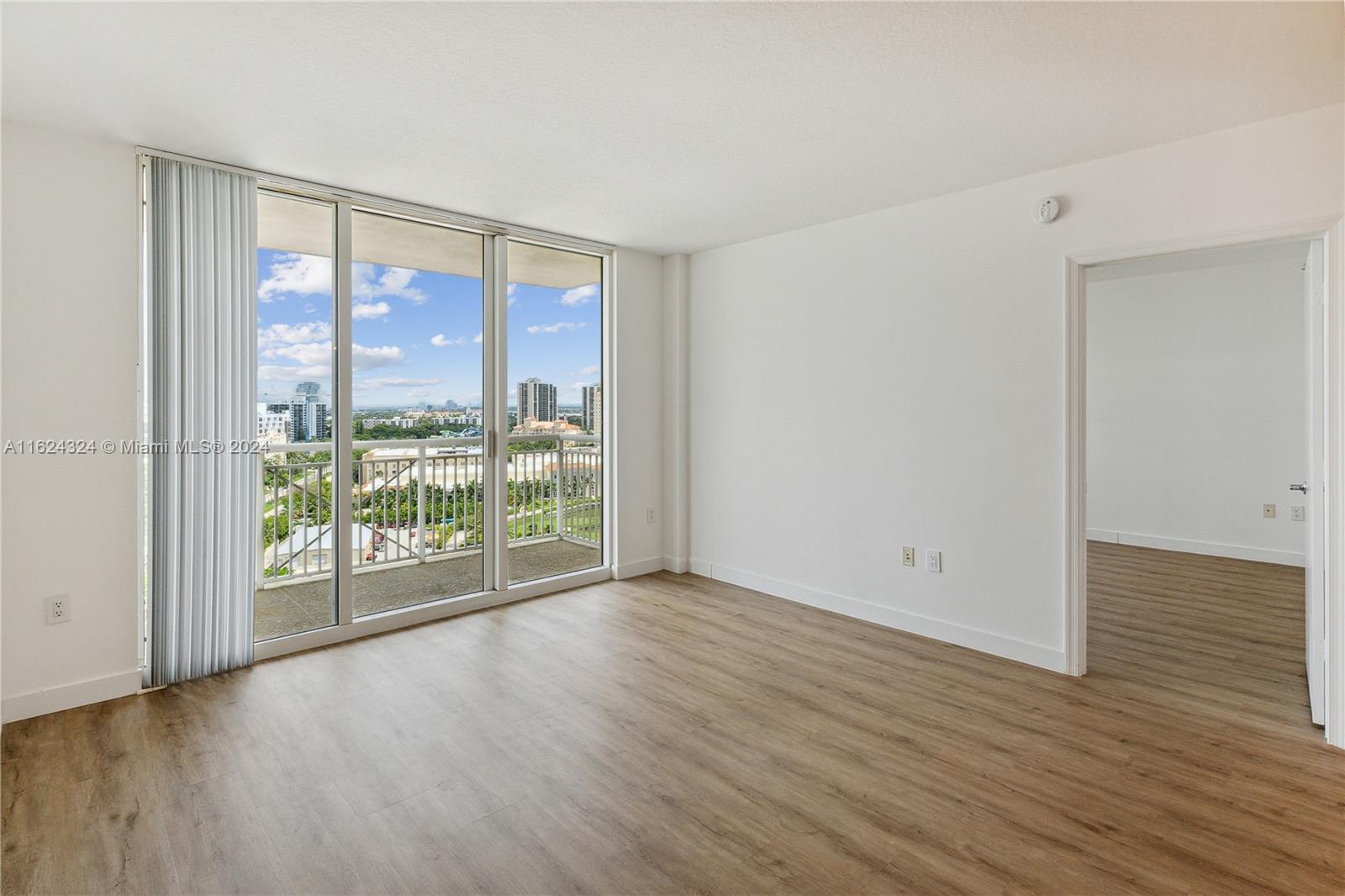 TURNBERRY ON THE GREEN CO - Residential Lease
