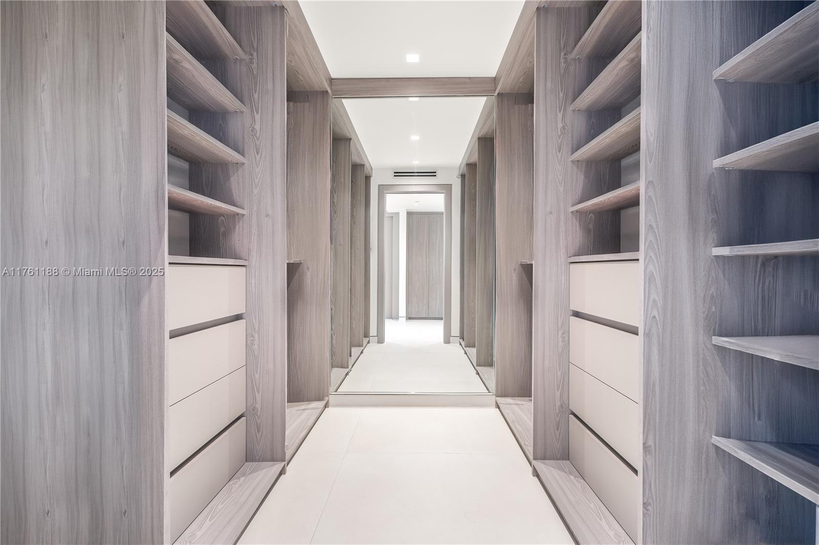 THE PENINSULA II CONDO - Residential