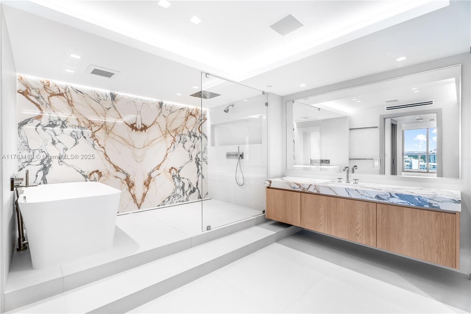 THE PENINSULA II CONDO - Residential