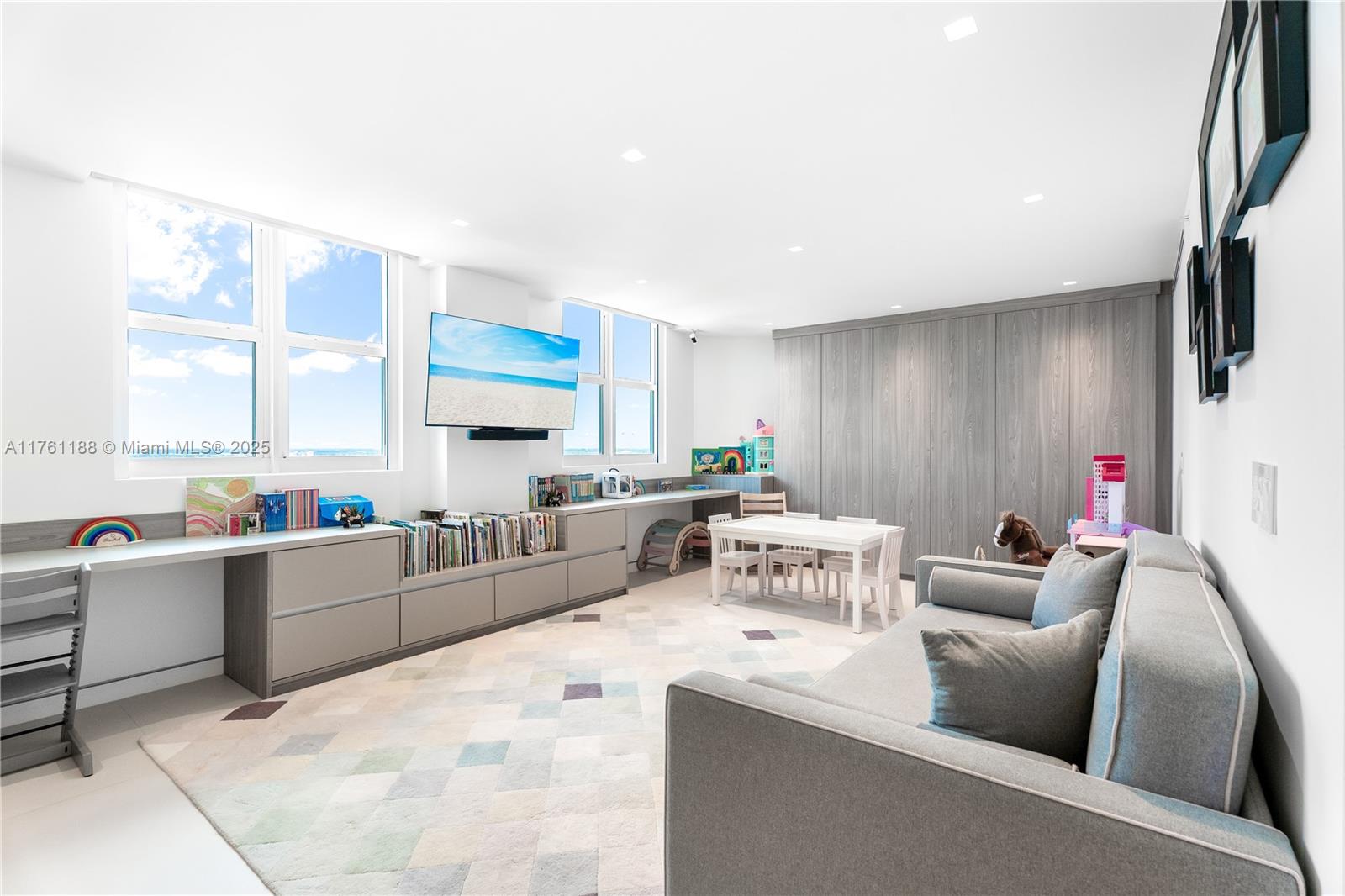 THE PENINSULA II CONDO - Residential