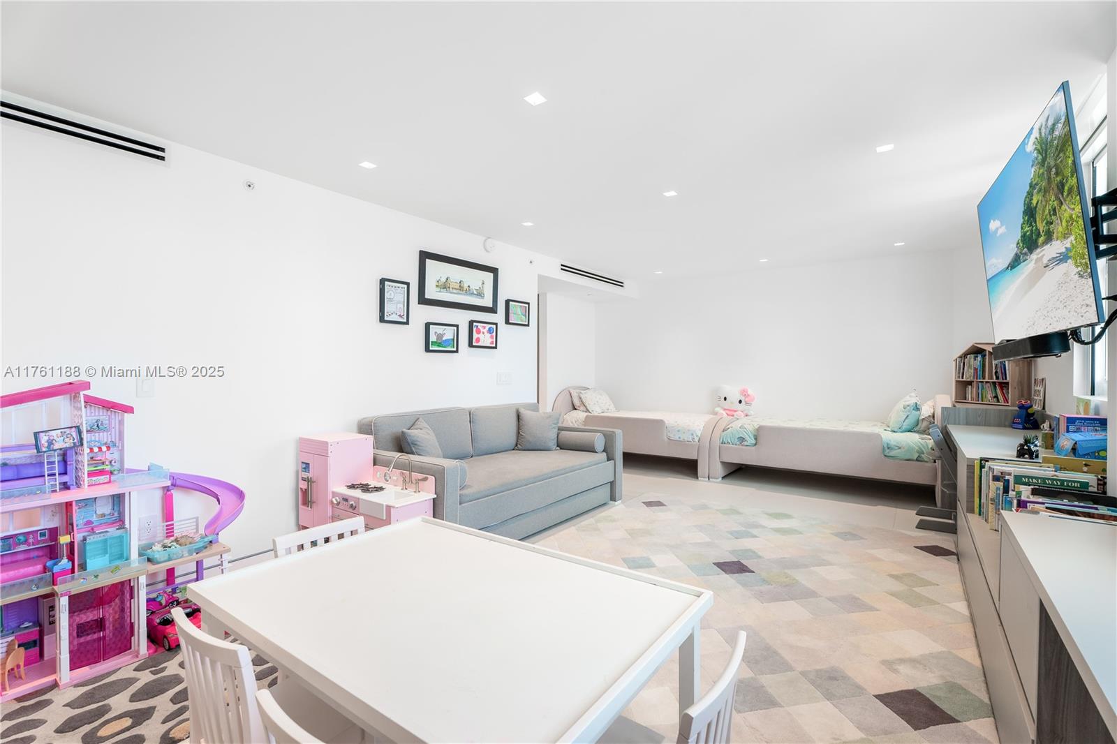 THE PENINSULA II CONDO - Residential