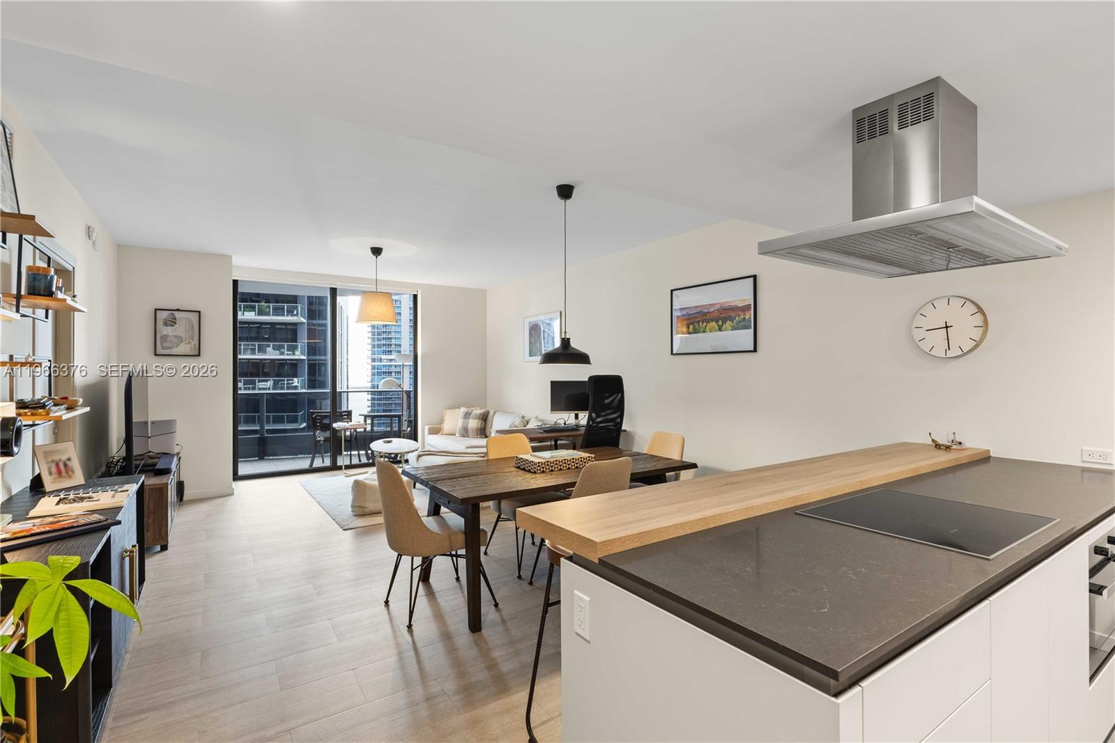 1000 Brickell Plz 4605