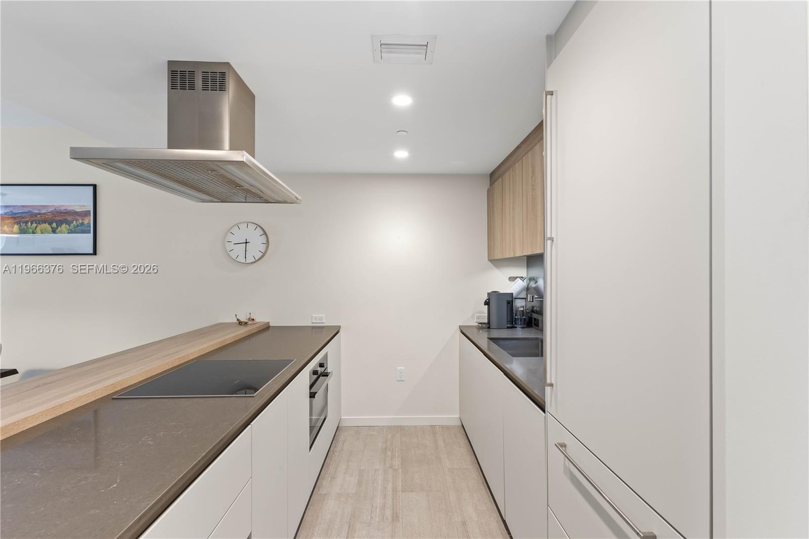 1000 Brickell Plz 4605