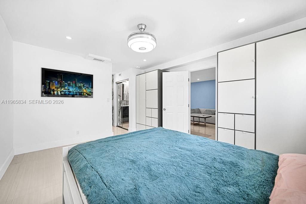 FOURTH GULFSTREAM GARDEN - Residential