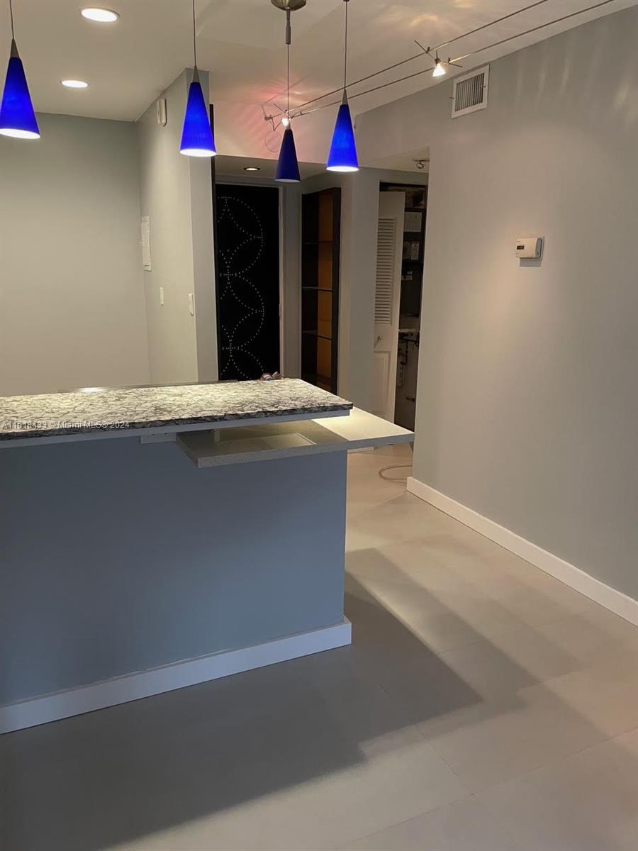 CAMINO CIRCLE CONDO - Residential
