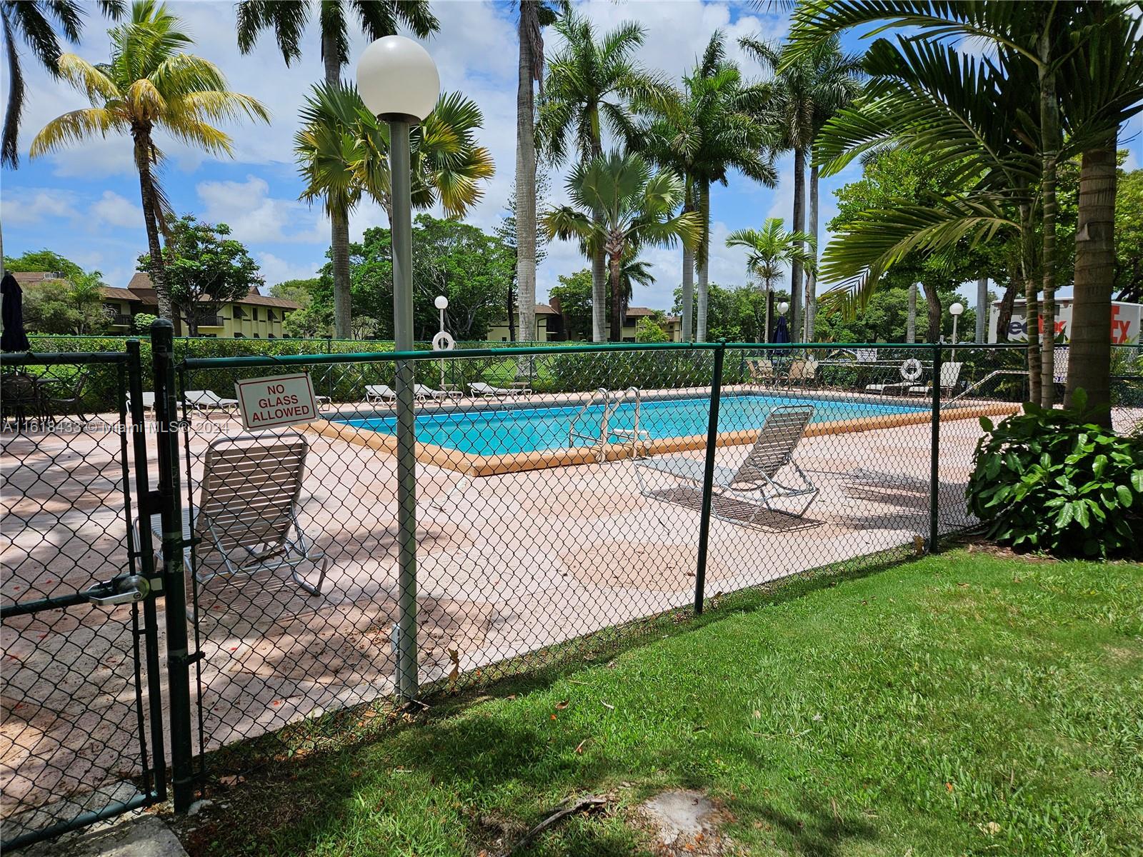 CAMINO CIRCLE CONDO - Residential