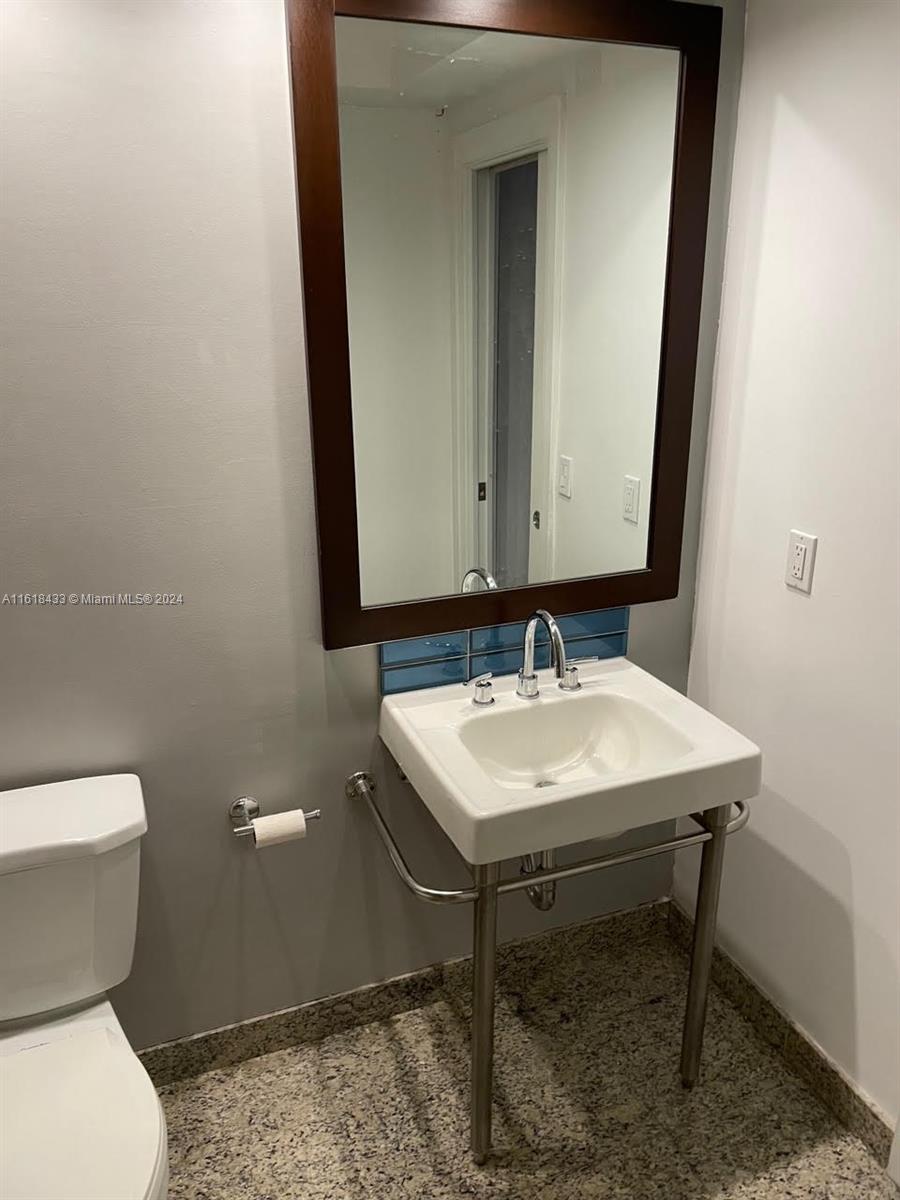 CAMINO CIRCLE CONDO - Residential