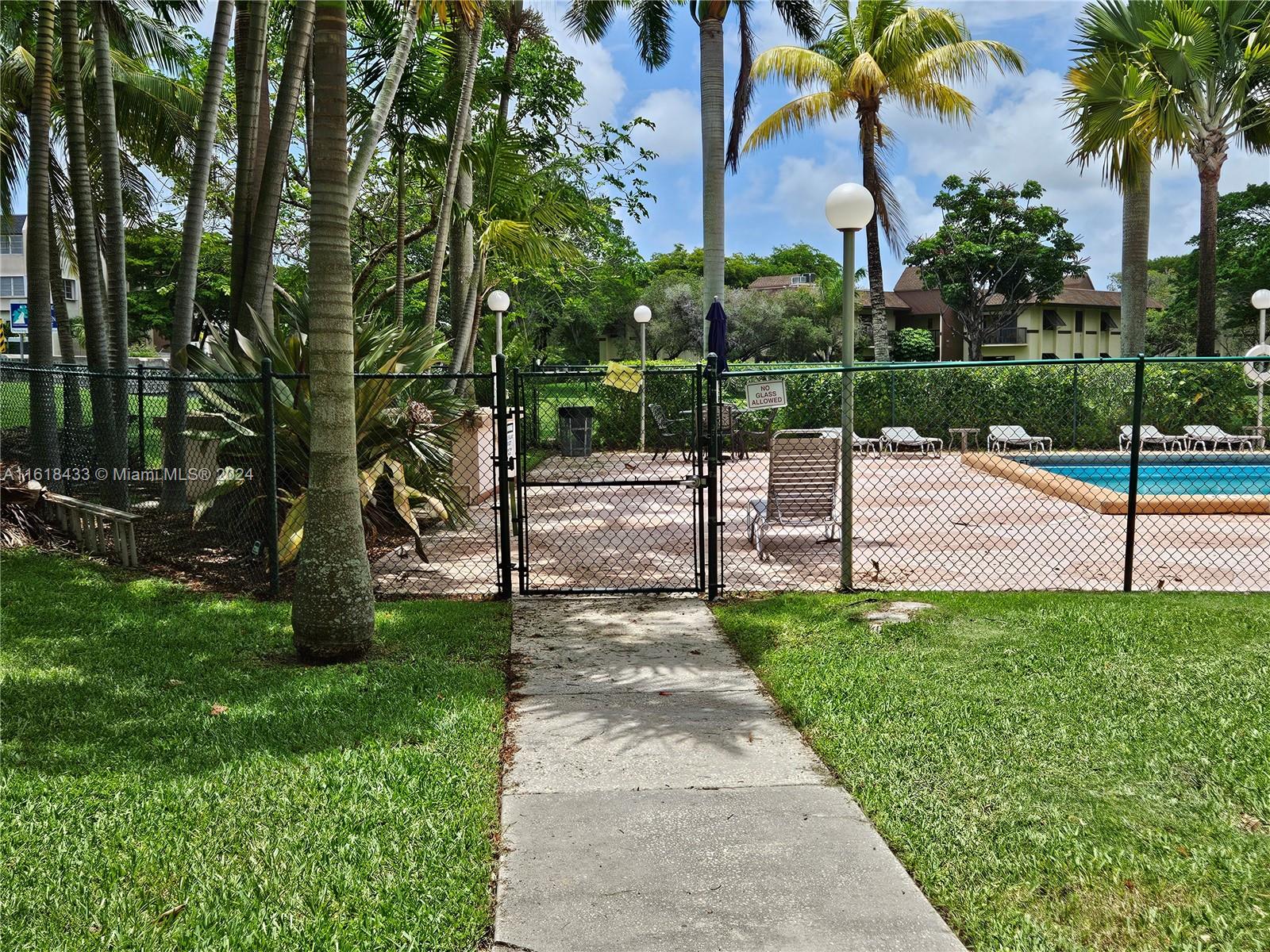 CAMINO CIRCLE CONDO - Residential