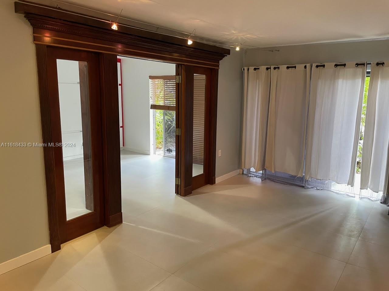 CAMINO CIRCLE CONDO - Residential
