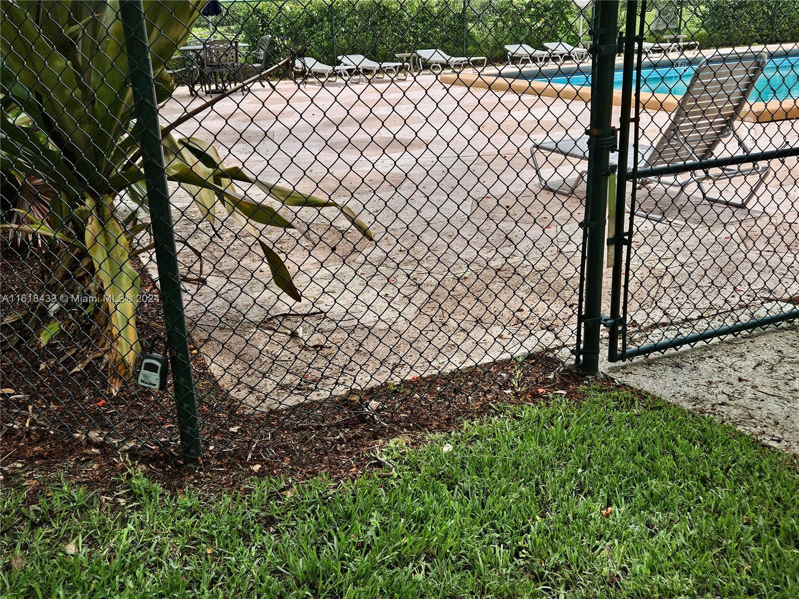 CAMINO CIRCLE CONDO - Residential
