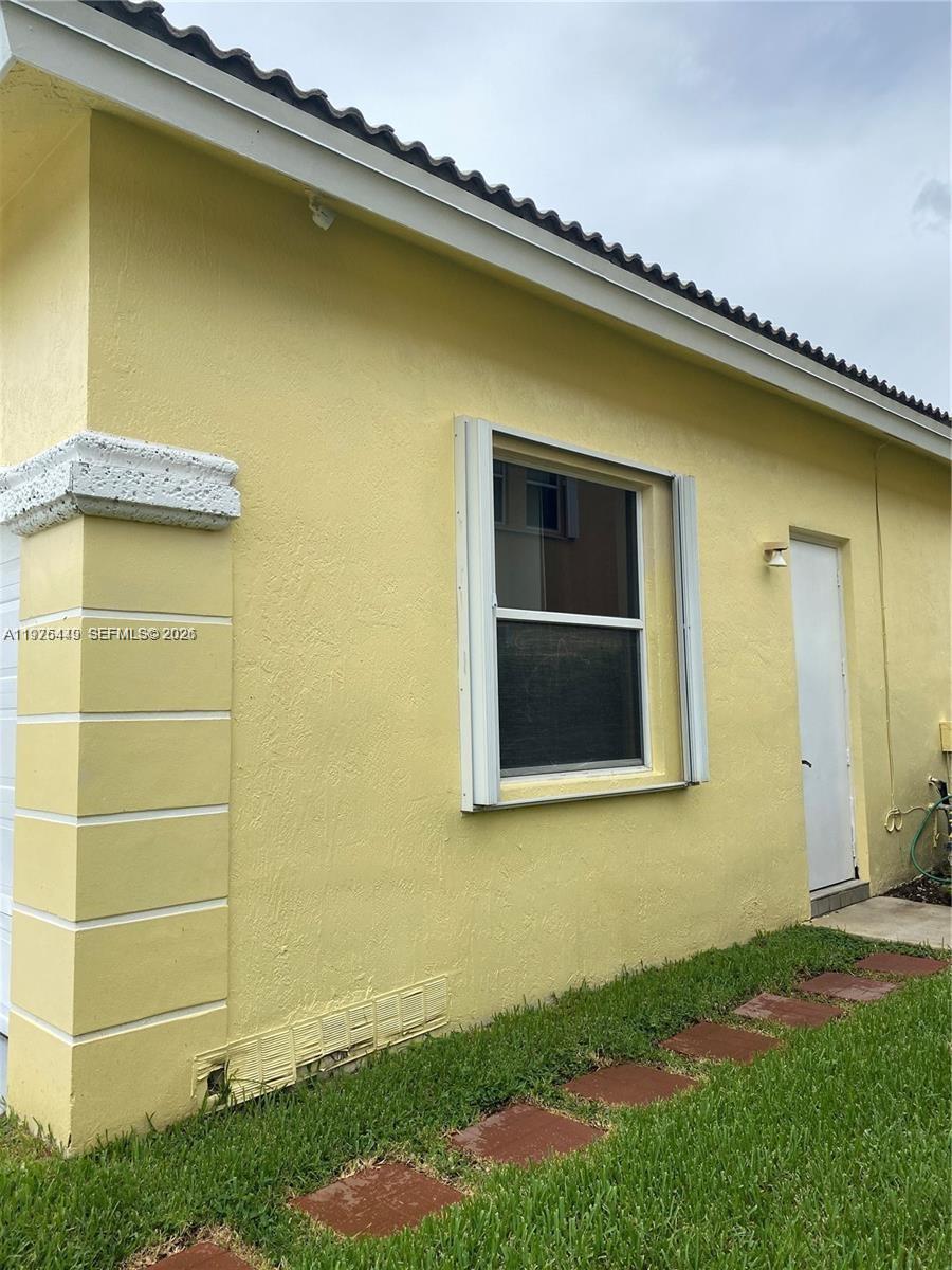 PASADENA AT PEMBROKE SHOR - Residential Lease