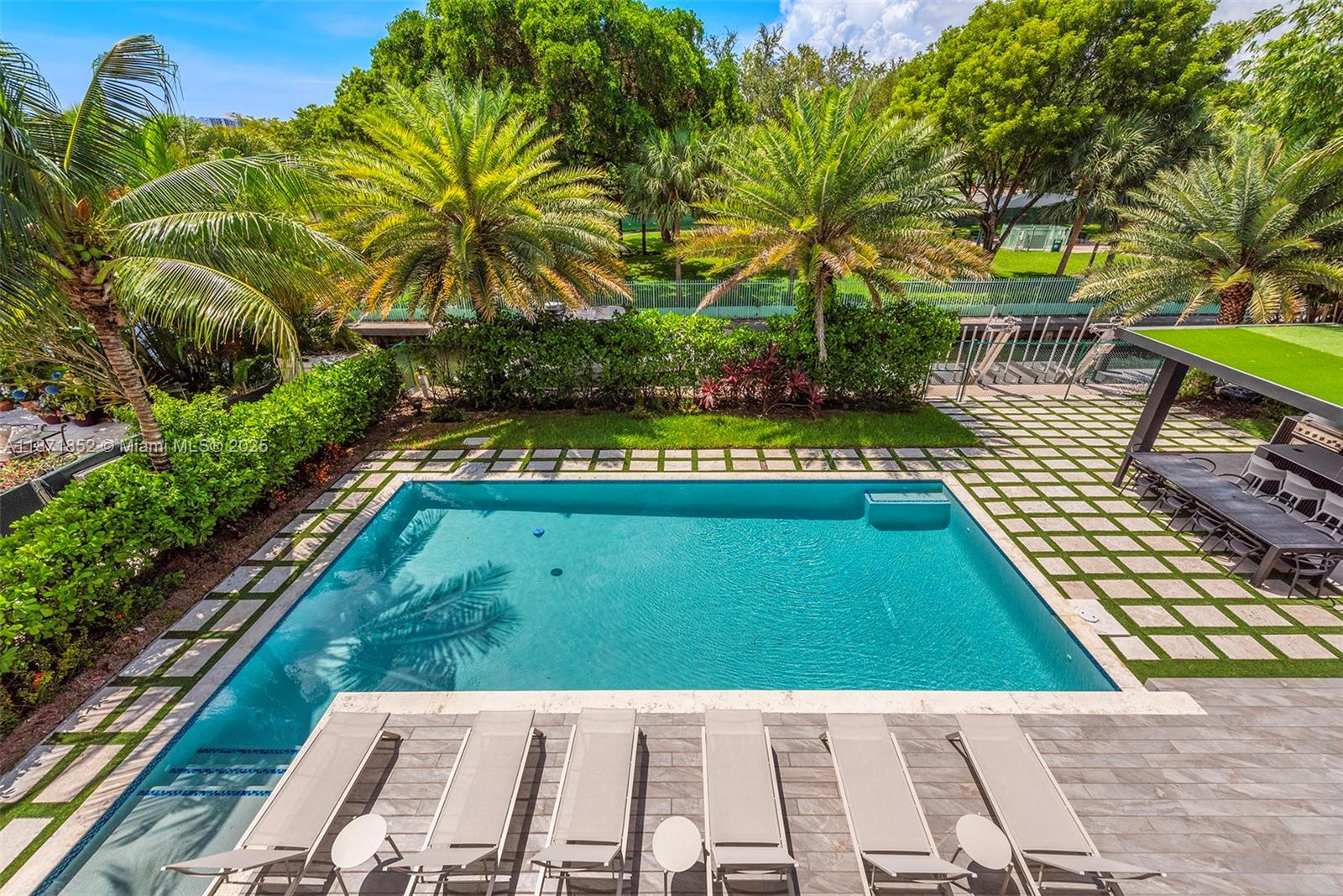 GOLDEN ISLES ESTATES - Residential