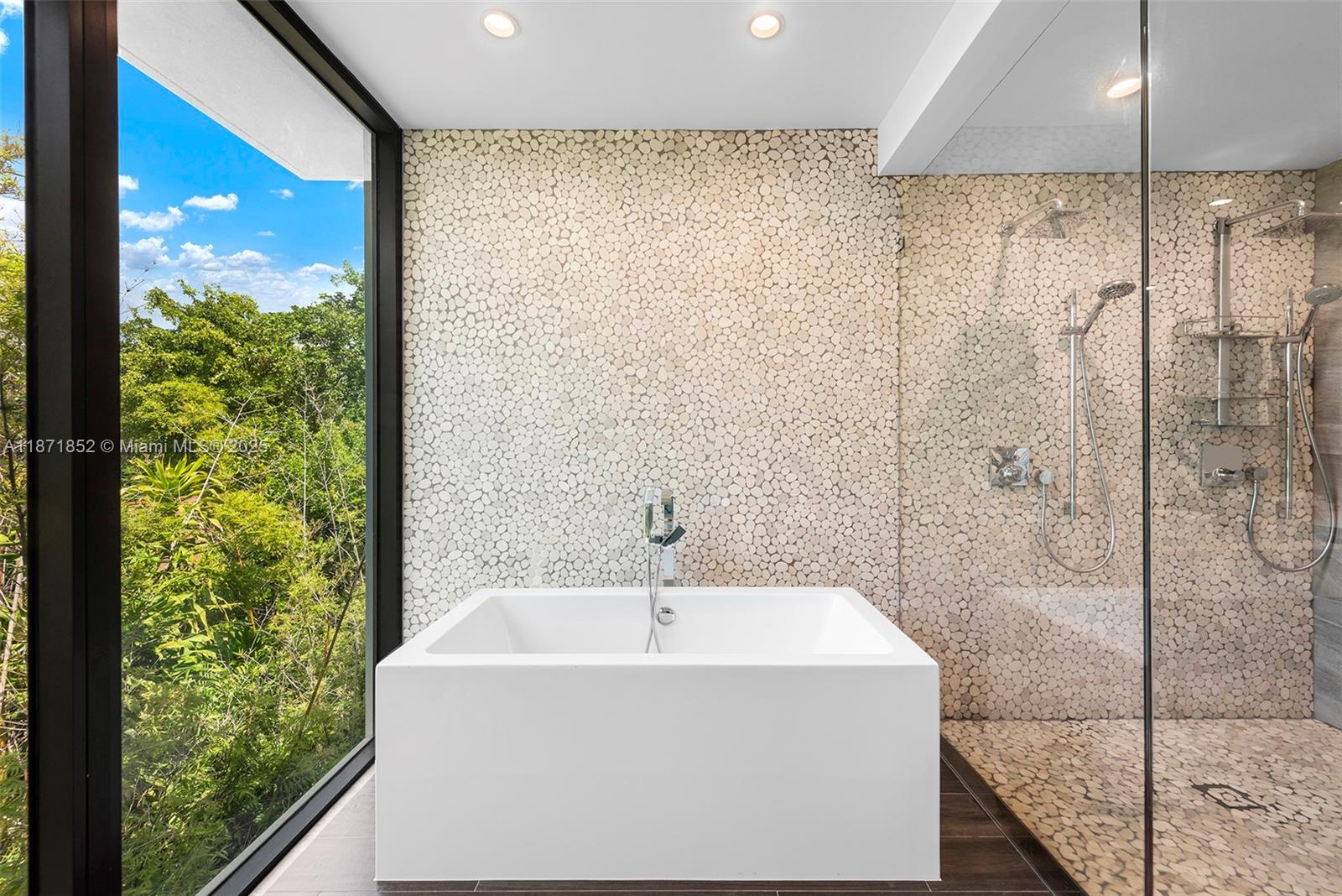 GOLDEN ISLES ESTATES - Residential