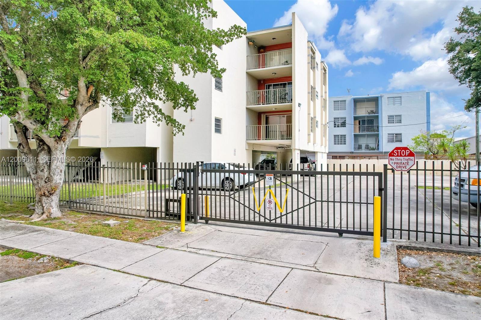 WINDWARD CONDO - Residential