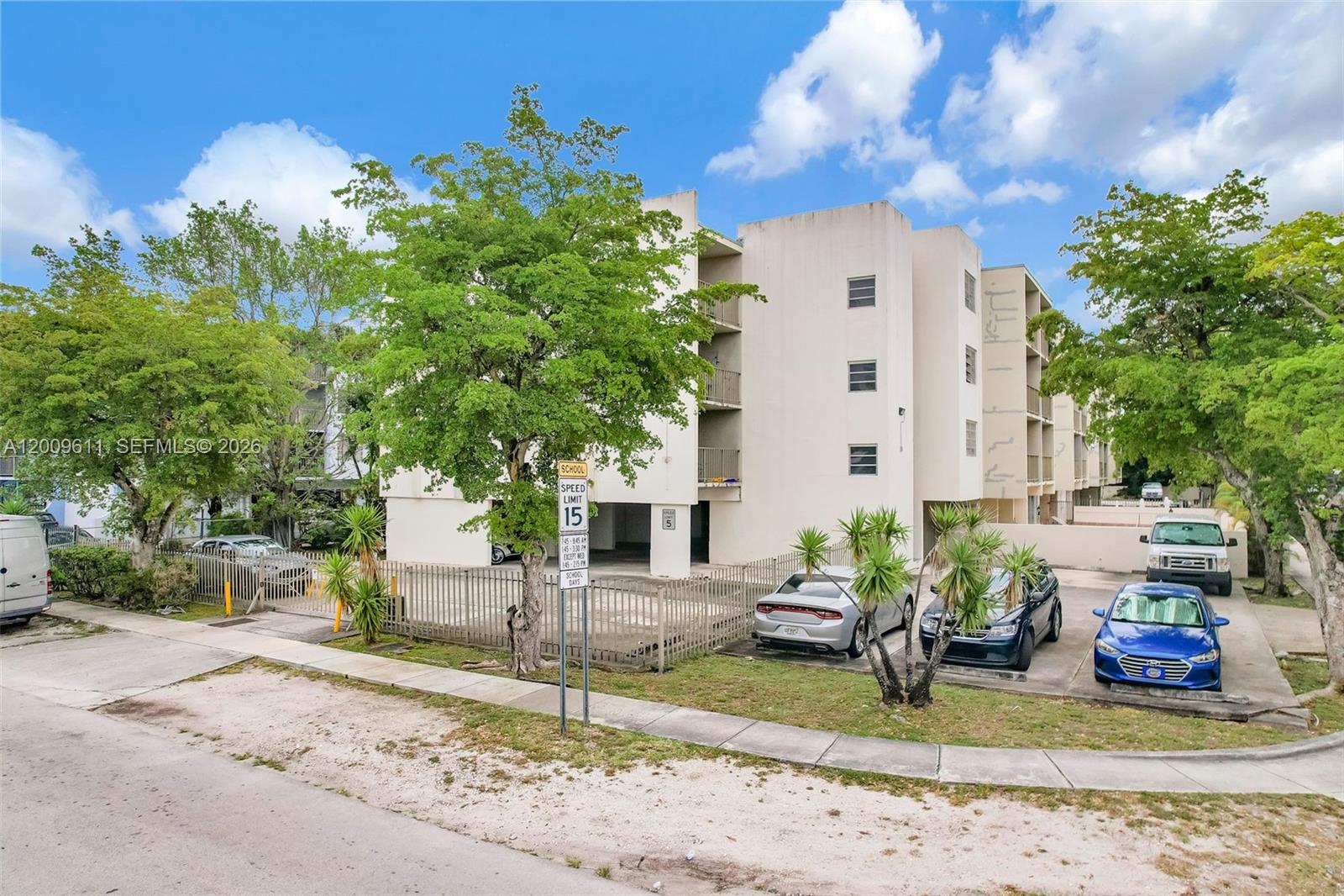 WINDWARD CONDO - Residential