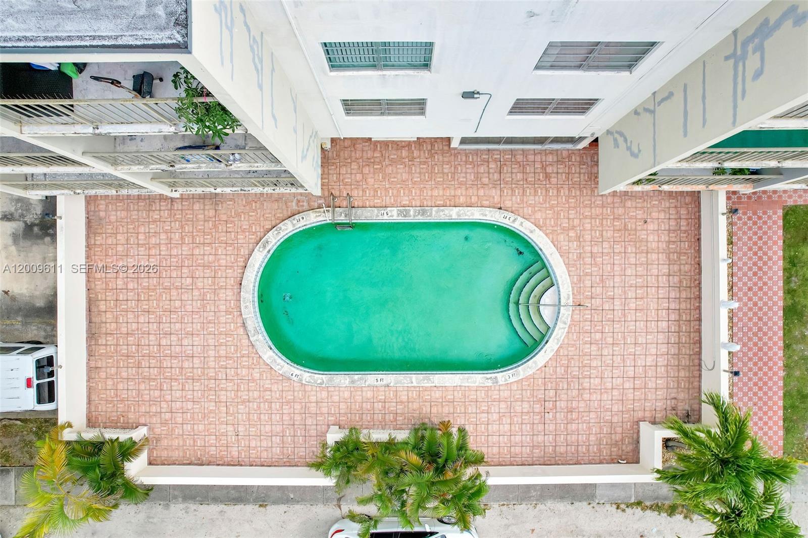 WINDWARD CONDO - Residential