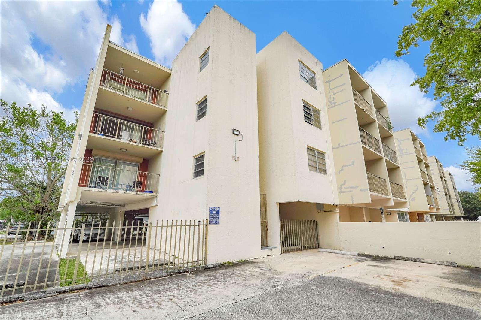 WINDWARD CONDO - Residential