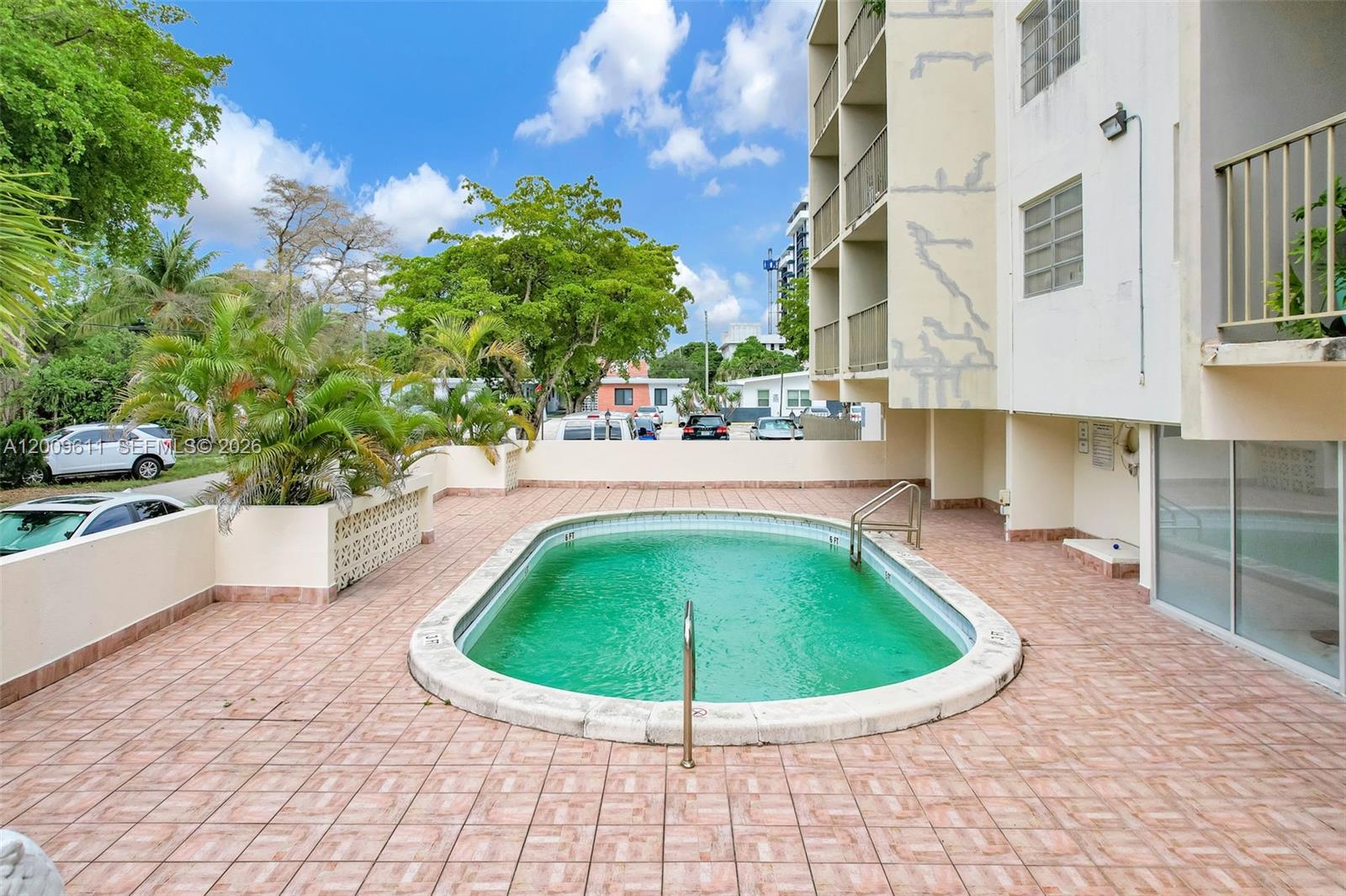 WINDWARD CONDO - Residential
