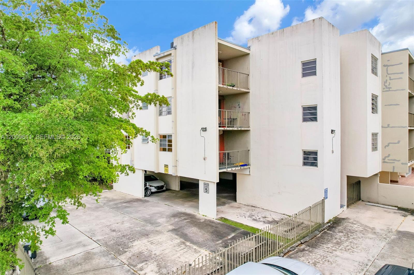 WINDWARD CONDO - Residential