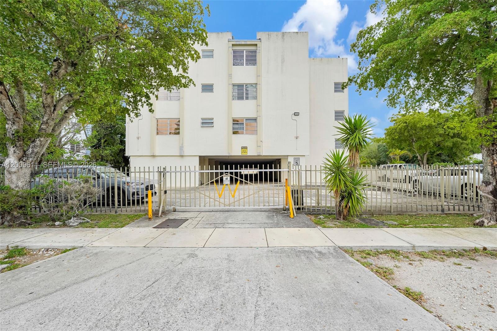WINDWARD CONDO - Residential