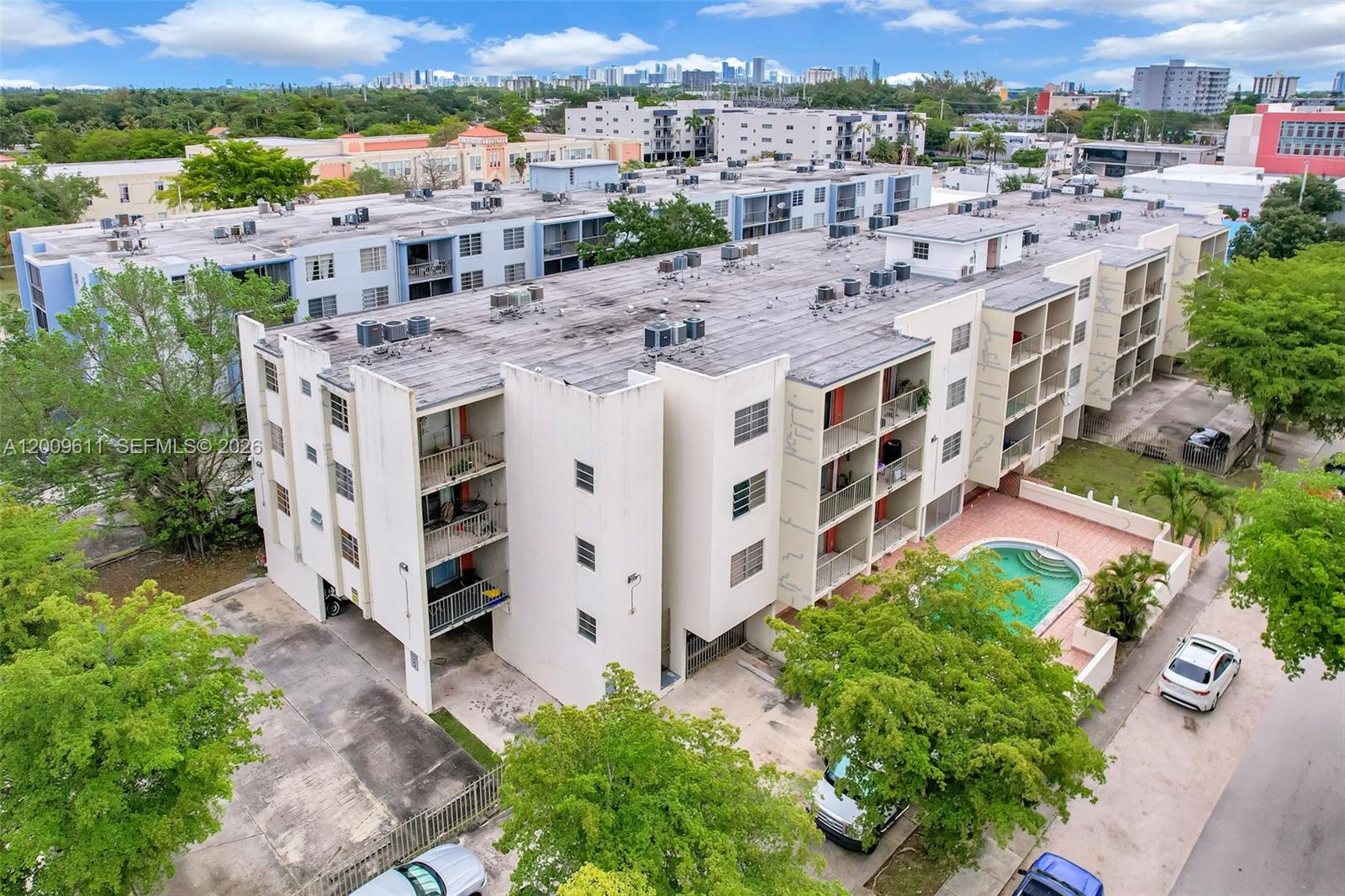 WINDWARD CONDO - Residential