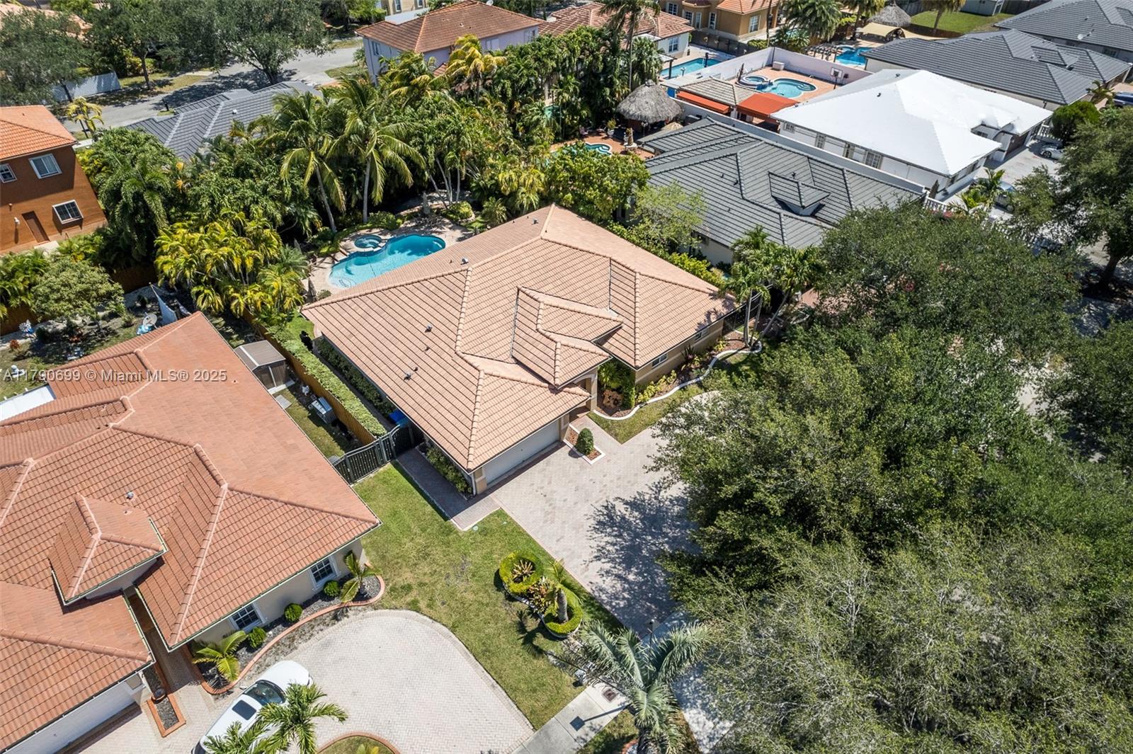 7821 NW 160th Ter