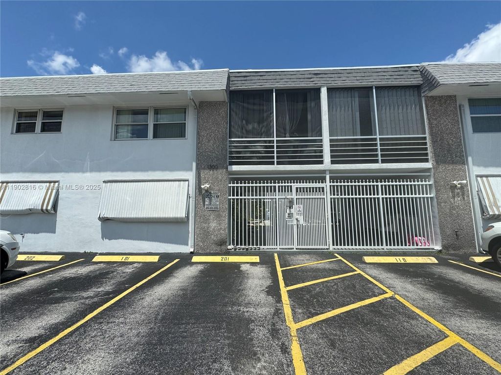 Photo of 1300 N 17th Ave #107, Hollywood, FL 33020 (MLS # A11902816)