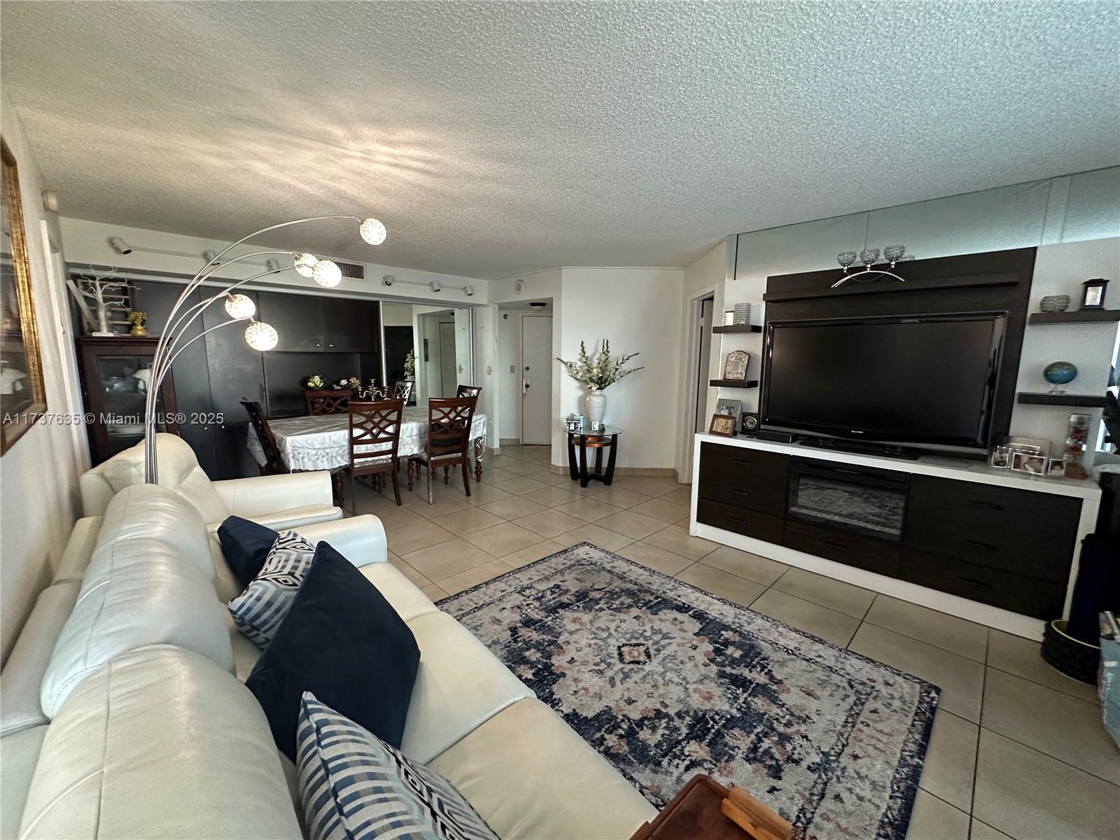 Property for Sale at 18181 Ne 31st Ct 705, Aventura, Miami-Dade County, Florida - Bedrooms: 2 
Bathrooms: 2  - $336,000