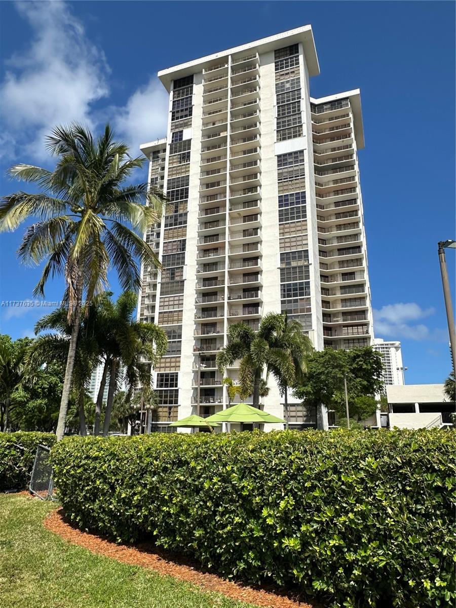 18181 Ne 31st Ct 705, Aventura, Miami-Dade County, Florida - 2 Bedrooms  
2 Bathrooms - 