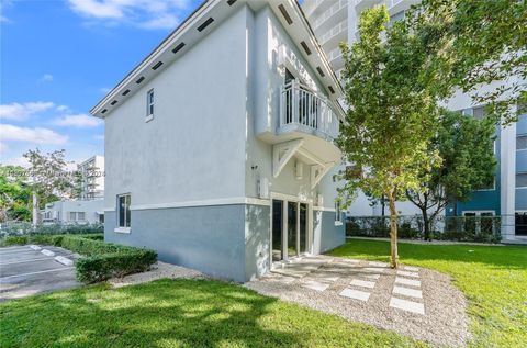 Townhouse in Miami FL 2730 26th St.jpg