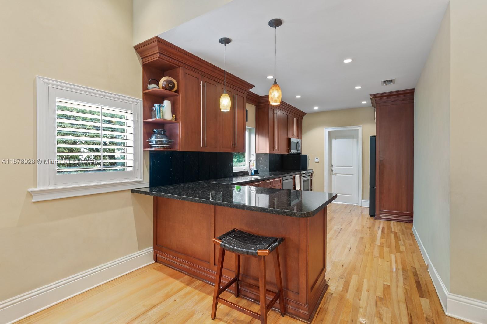 BRICKELL ESTATES - Residential Lease