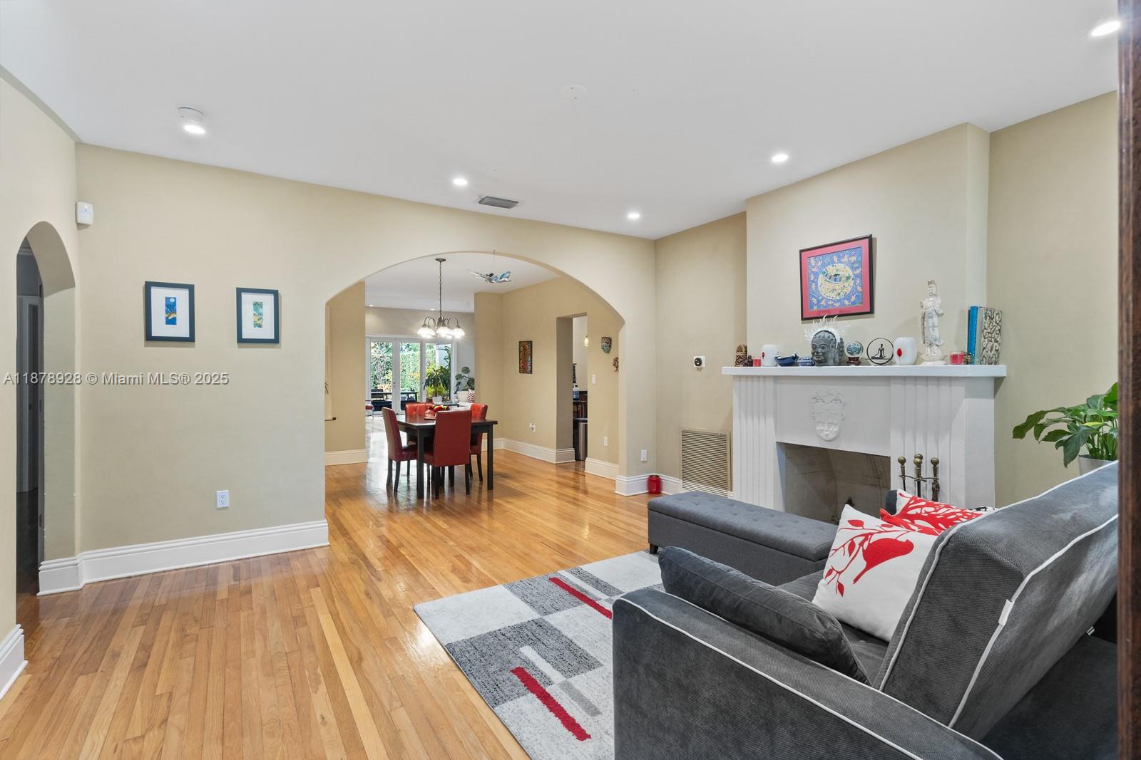 BRICKELL ESTATES - Residential Lease