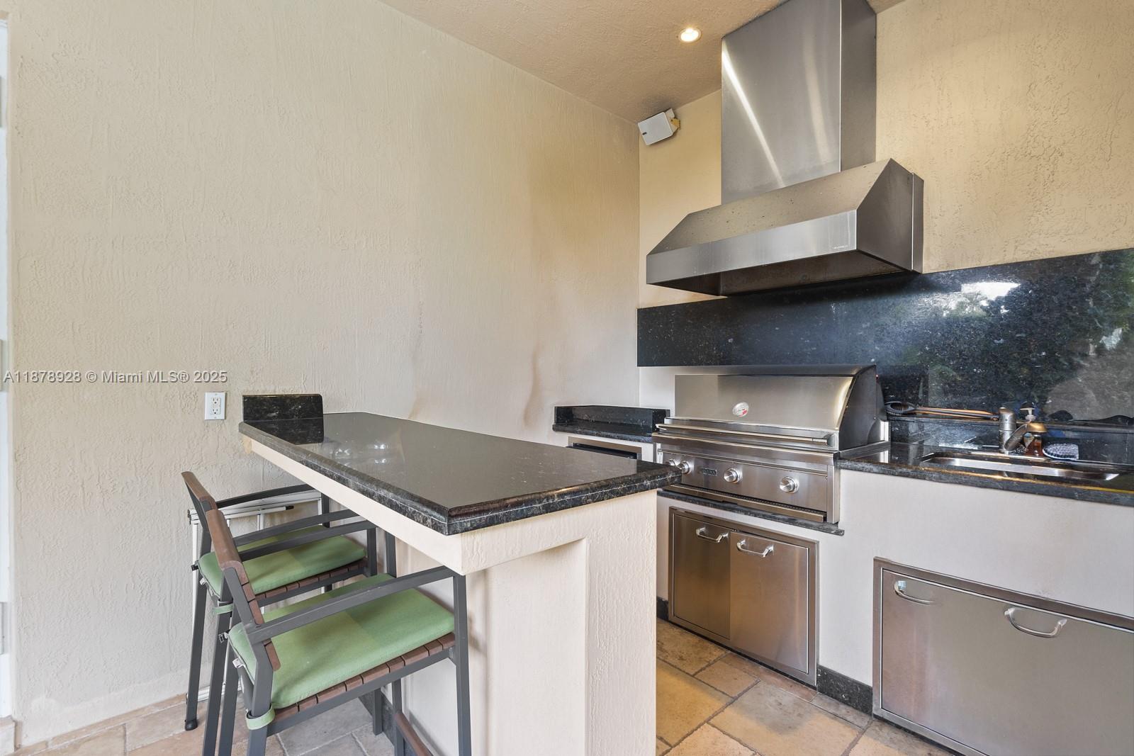 BRICKELL ESTATES - Residential Lease