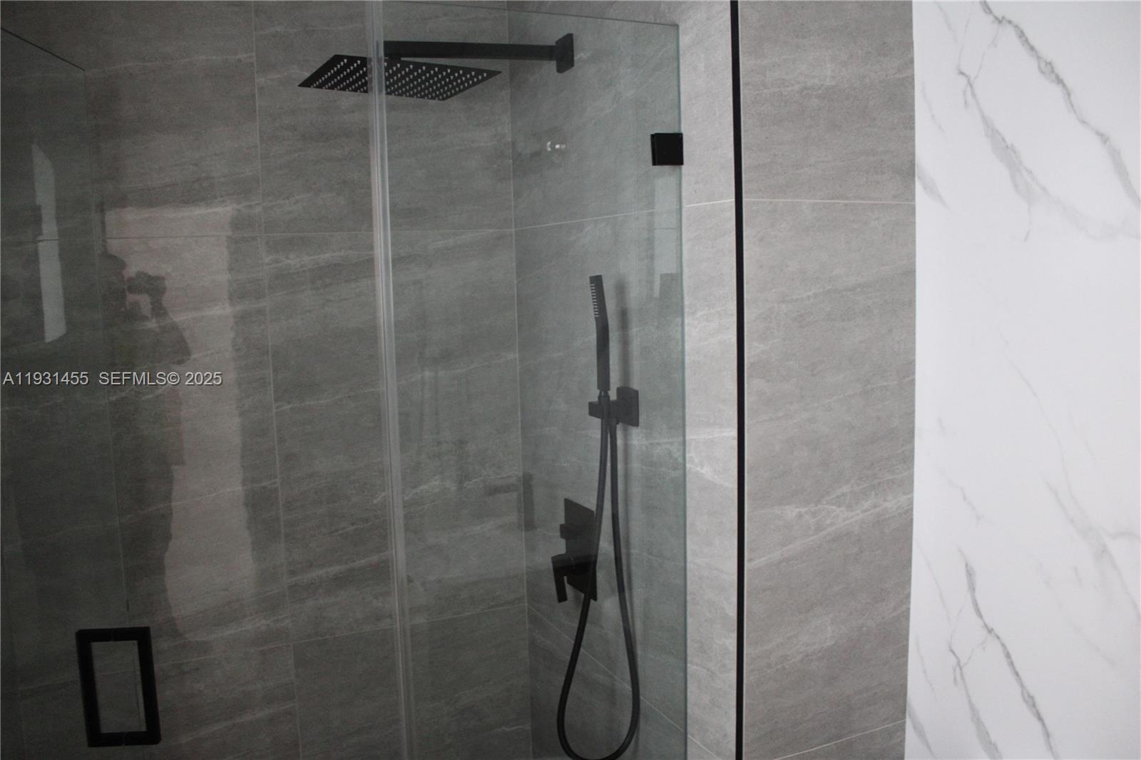 KENDALL SUNSET HOMES - Residential